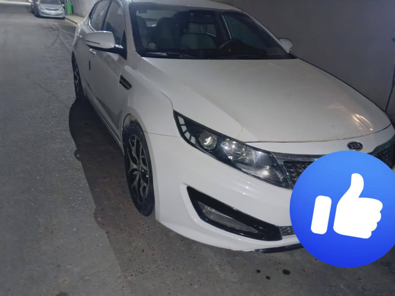 السلام عليكم
اوبتما 13خليجي السياره جاهزه من كلشي تخم تاير حداديه 
فول مواصفات عدا الفتحه السياره جاهزه رقم جديد وهزه جديده 
القماره بيه بارد مثل ما موضح بالسونار البنيد طاير عليها وكلشي موضح بالسونار 
تحكمات 
شفتات 
اشاير مري 
تبريد امامي وخلفي 
تخم تاير جديد 
ماشيه ١٧٥ الف 
السياره نظيفه وحلوه 
السعر ١٢٢ وبيه مجال 
مكاني كربلاء الحر 

***********
