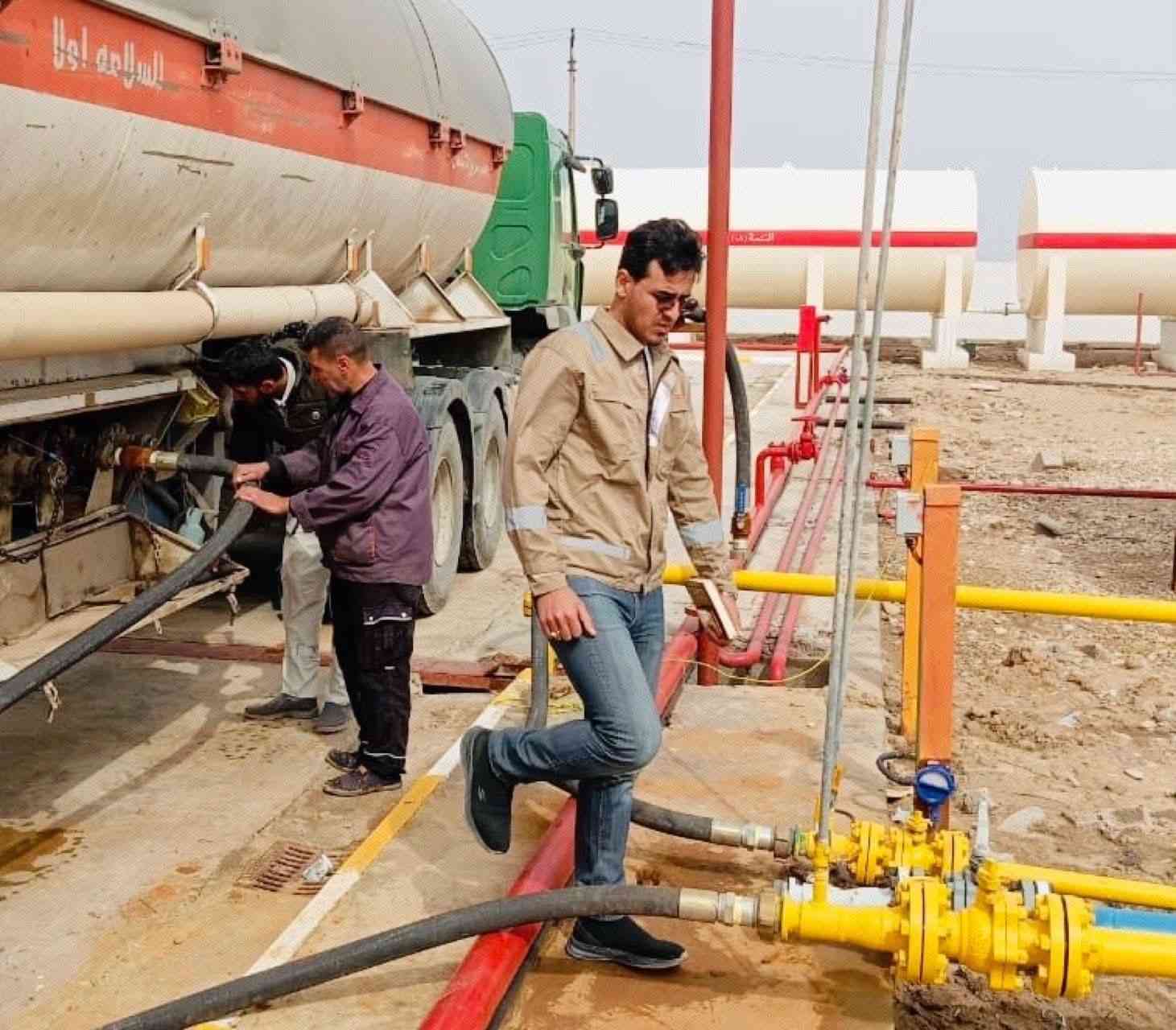 تم اطلاق مادة الغاز السائل (LPG) بنجاح تام بعد اكمال كافة المتطلبات الخاصة بتركيب المنظومة  (شركــــة عين الغاز ) من قبل كوادر شركتنا الى معمل غاز الرسول الاهلي بعد توقف دام ٦ سنوات  - محافظة الكوت  قضاء النعمانية  وفق احدث المواصفات الفنية ومعايير السلامة المعتمدة عالمياً بأشراف مباشر من قبل كوادر  الشركة العامة لتعبئة وخدمات الغاز 
للإستفسار أكثر مراسلتنا او الاتصال على :
 *********** 
او زيارة موقعنا الكائن في:
بغداد/ التاجي /مدخل شركة تعبئة الغاز 
أثناء التشغيل التجريبي لمنظومة معمل غاز  الرسول الاهلي 
أعمالنا المنجزة تجهيز تنصيب اشراف عين الغاز للخدمات الغازية  

تم التشغيل التجريبي لمعمل غاز الرسول الأهلي في قضاء النعمانية بعد توقف دام اكثر من 6 سنوات حيث تم نقله من ناحية الدبوني الى موقعه الجديد في النعمانية ، وتم التشغيل التجريبي بحضور لجنة من الشركة العامة لتعبئة وخدمات الغاز/ فرع غاز واسط مكونة من شعب التجهيز والصيانة والصحة والسلامة والبيئة على ان يتم التشغيل الفعلي بعد عدة أيام لحين اكمال كافة الإجراءات  الإدارية ، ويعتبر هذا المعمل إضافة مهمة لقضاء النعمانية لعدة أسباب أهمها تلبية الزيادة الحاصلة لمنتوج غاز الطبخ خصوصا عند ادخال المعمل الوحيد في القضاء لإجراءات الصيانة السنوية  .
#وزارة_النفط
#الشركة_العامة_لتعبئة_وخدمات_الغاز
