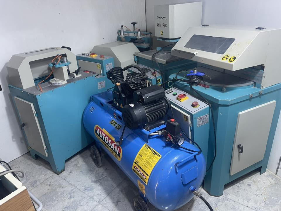 يتوفر معمل سنكل احمدي نظيف مع كمبريسر حجم 250 لتر كتر اصل المنيوم وpvc نقص فقط فرازه كيلون السعر مناسب مكاني كربلاء *********** اتصال او واتساب
