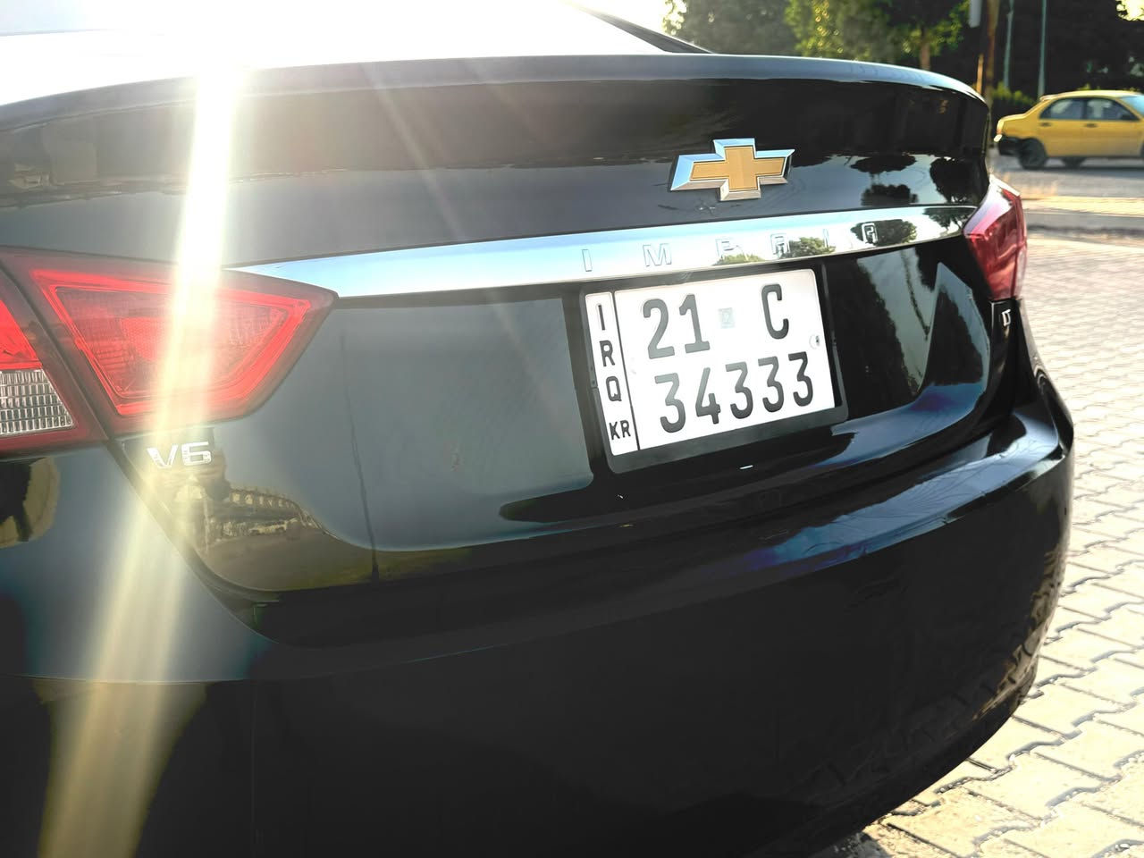 شفرولية امبالا 2018 LT 
--------------------
مواصفات السياره:-
- 5 راكب .
- محرك 6V 3600 .
- تبريد قطعتين ثلج.
كفالة عامة گير ومكينة 
- مثبت سرعه.
- شاشة جبيره.
- ماشيه 142 الف كم.
- رقم سليماني   باسمي.
- كاميرا خلفية.
- لايت زنون 
كراسي جلد 
مدخل AUX/USB.
- تخم تايرات جديد قبل شهر شديته.
رقمي ***********
- السعر 120 وبيه مجال بسيط.
عنوان ديالى خانقين
