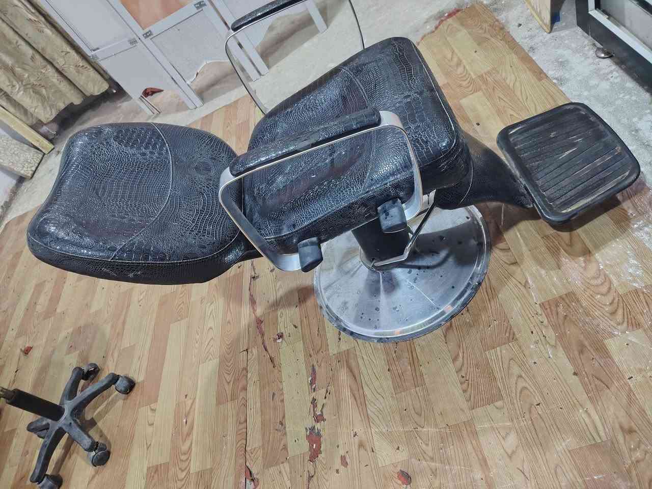 كراسي حلاقة هاذا صفر وسود عوزه تصليح هاذا وضع بيعه ب 35 وسود ب 50 مابي شي بس كج


**إذا كنت صاحب هذا الإعلان وتريد حذفه لأي سبب، رجاءا أرسل رسالة إلى الدعم الفني**