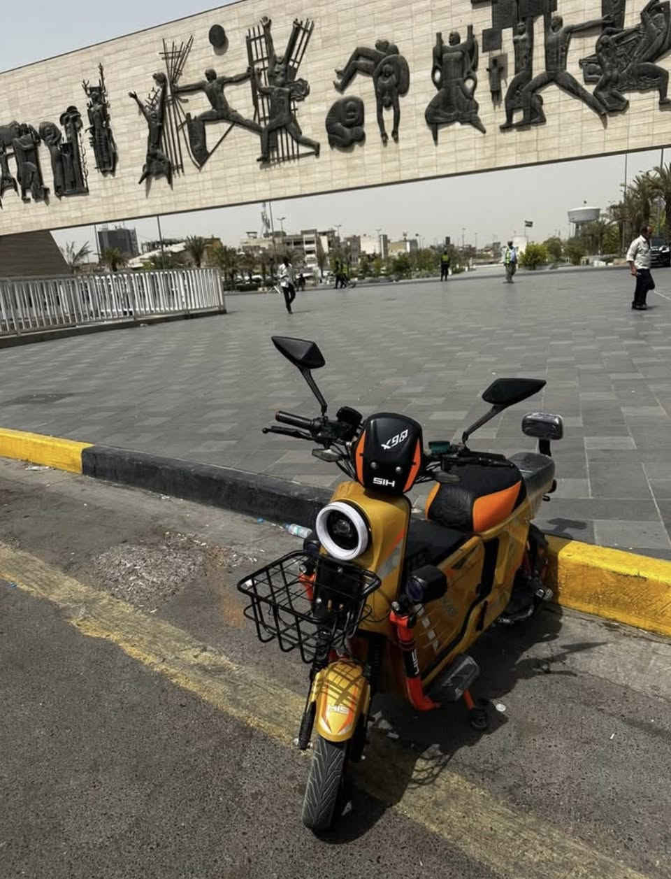 🛑سلام عليكم 
🛑دراجه شحن x900 للبيع 
🛑الدراجه نظيفه جدا 
🛑مواصفاتها
صندوق وبصمه تشغيل وسويج وتشغيل عن بعد وسماعات وبيها هواي شغلات 
🛑5بطاريات دبل His
🛑ملف 2000 حقيقي His
🛑سرعتها 75 حقيقي 
🛑السعر450 ألف 
🛑العنوان بغداد الزعفرانية 
🛑رقم الهاتف الأثير ‭ ‭0787 080 5040‬
🛑الآسيا ‭0770 885 4402
