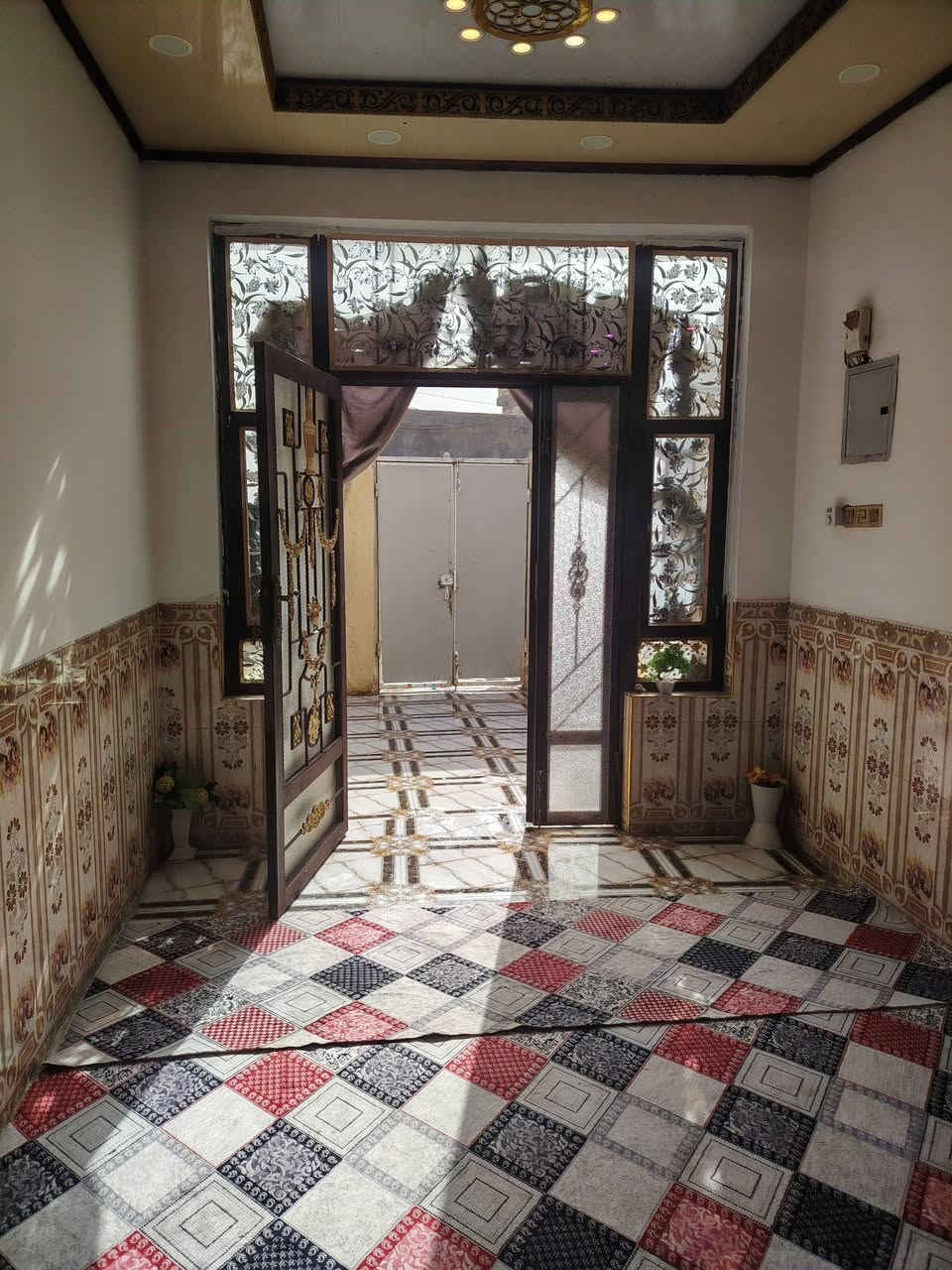 بيت للبيع خلف الكراج الموحد المساحه 115 متر بناء طابوك مسلح البيت جاهز من كلشي للاستفسار الاتصال ***********
