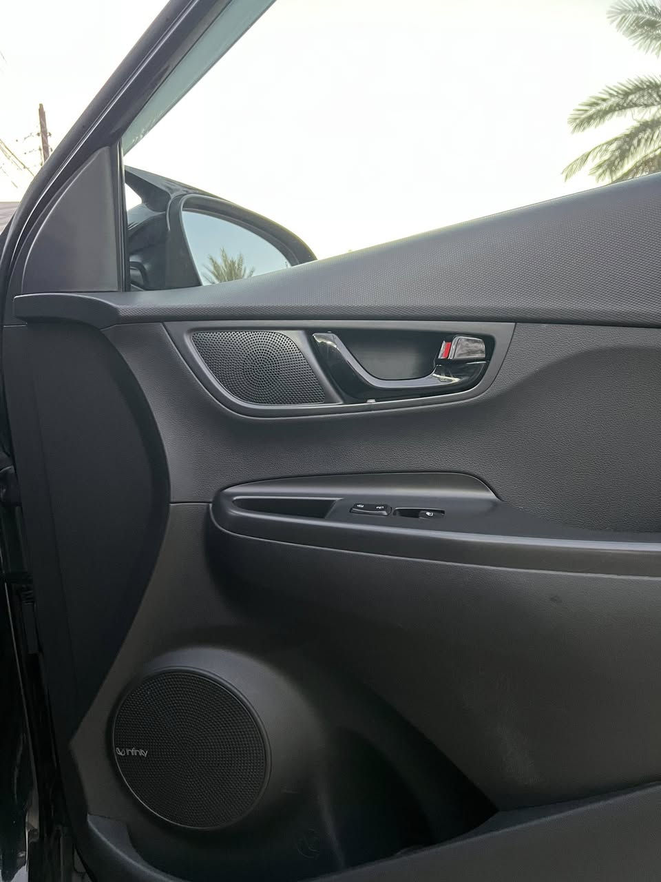 كونا موديل ٢٠٢١ 
١.٦ تيربو ✈️
كير دبل كلج ٧ نمر كلش قوي
السياره فول مواصفات عدى الفتحه 
٤ بصمات 
رادار وحساسات ونقطه عمياء 
اوتو ستوب 
تدفئه بالمقاعد 
لايتات زينون دوار ويه الستيرن 
فول تحكمات ستيرن 
صدر السياره بحاله ممتازه 
سستم سماعات انفنتي بلادي 
نضام منحدرات وفور ويل 
السياره نضام سبورت وعادي تريدها اقتصاديه هادئه ترهم تريدها تقلع ووتتونس بيها هم ترهم 
عليها تخم تاير دنلوب ياباني اصلي 
السياره خير من الله ترايها وين متريد 
مكاني الدوره  
رقمي: ***********

ملاحضه : للمراوس وينطي فرق يفضل ♥️
