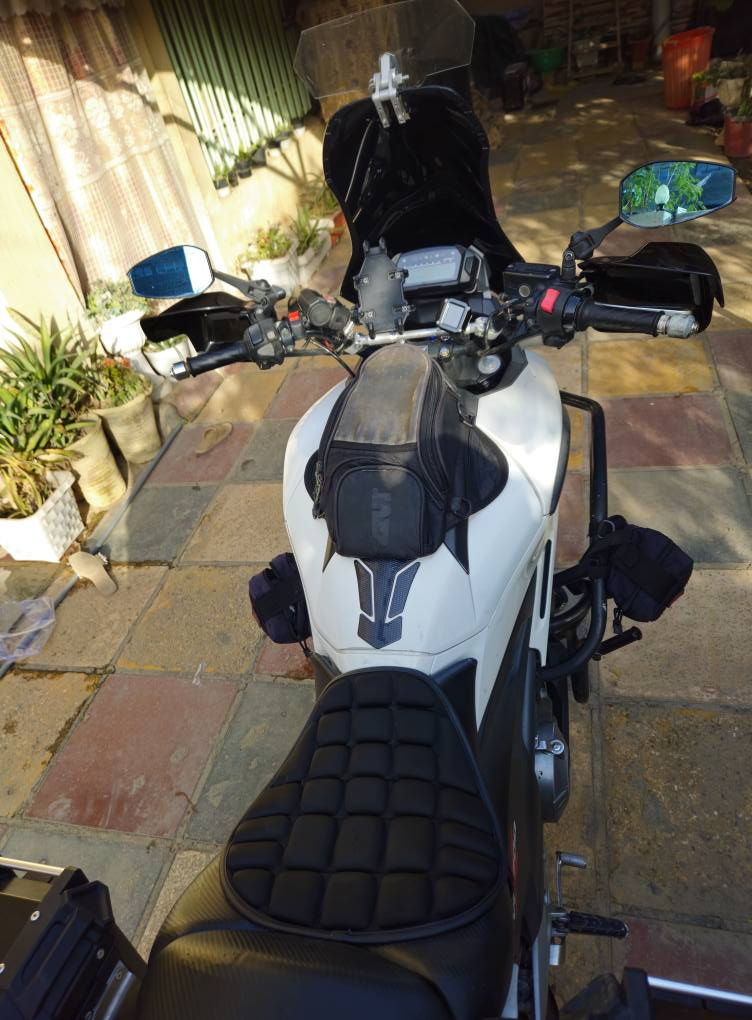 Honda NC 700x للبيع

هوندا انسي ترحال للبيع بسبب الانشغال بالعمل

دراجة مصروف عليه اهواي
اي نقص ما بيه
كل غراض الترحال بيه وهدايا اضافيه بعد وياه

اطلع بيه مرتين بالسنه سفرات

محرك 700
 نسخة الاكس يعني الادفنجر تصير مواصفات
اعلى من نسخة الاس مال شارع

دراجة اعتمادية وسرعه 190
وقوة حصانية عالية مال ترحال

ماكو اي حماوة ووزن مناسب

مصروف عليه جامة امامية تفصال خاصة للترحال

درع وقواعد ب ٥٠٠ الف

جنط ترحال ب ٥٥٠ الف

دبات بانزين جدد ب ٧٠

دبل خلفي جديد

ادامة كاملة

لايتات وبلوجكترات مال ترحال

وبعد بيه غراض مثل الي بالصور 

نوزل نكرة تشتغل

دراجة مكفولة من كير ومحرك وكهربائيات اكيد

موديل ٢٠١٢

دراجة مرقمة واسط باسمي تحويل باي وقت

ماشية تقريبا ١٠٠ الف وشوية

مكاني بابل المحاويل

السعر 45 ورقة وتسوة اكثر
وبيه مجال بسيط للشراي والطيبين

***********
واتس وخط

وشكرا
