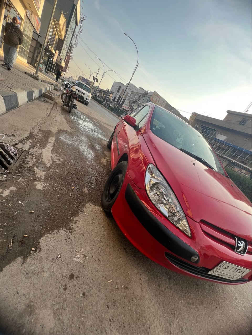 السلام عليكم ورحمه الله 
للبيع بيجو 307
موديل 2004 سياره جاهزه صبغ عام للجماليه كير ومحرك شرط منضومه تبريد كامله فقط نقص غاز 
تايرات تخم جديد مشروع وطني تحويل مباشر فول اوتماتيك السياره مابيهه نقص خير من الله 
السعر 49 وبيهه مجال 
للاستفسار ‭0771 650 4213‬ تكريت, صلاح الدين
