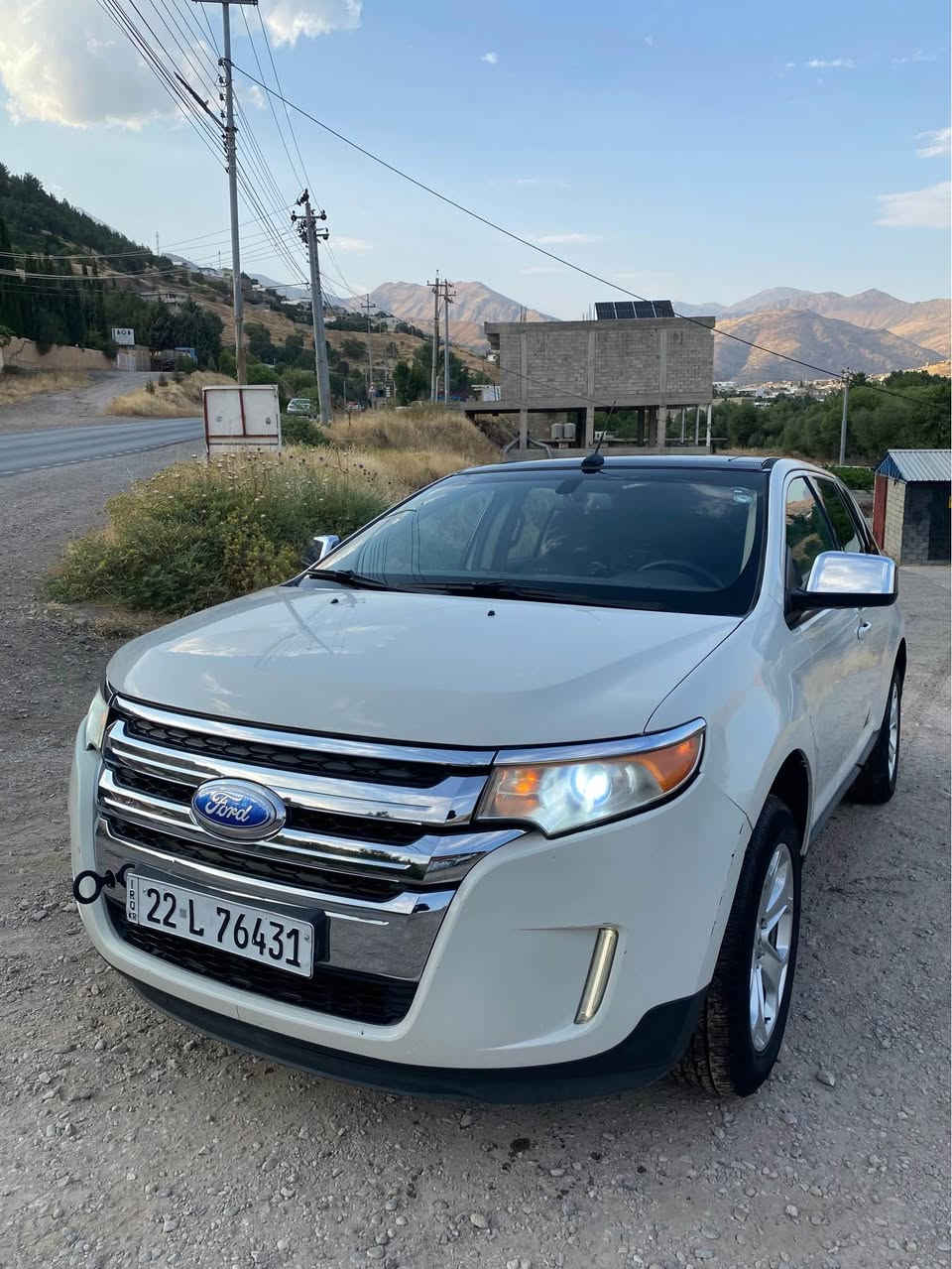 فۆرد ئیدج مۆدێل 2013 SEL
‏(v6) شەش پستۆن مەکینە 3.5L 
مواسەفات:
١- دەبڵ ئەکسل (AWD)
٢-کوشن جلد
٣-کوشین کارەبایی و هیتەر 
٤-لایت(LED) 
٥-دەبل گێر ( عادی و تۆماتیک )
٦-شاشە گەورە
٧-سوکان ڤۆلیۆم
٨- سەقف پانۆراما
٩-تحدید سرعە
١٠-تەبرید لەمس
١١-تەبرید مەکەزی
١٢-دەرگای پاسۆرد 
١٣-گێچی RPM  ئەلیکتڕۆنی
١٤- دوو (سویچ کۆنتڕۆڵی ) بیلادی لەگەڵە
١٥-قوفل مەرکەزی 
‏١٦- سيستمي CarPlay و AndroidAuto  
‏١٧-هۆک بیلادی توانای ڕاکێشانی 4 تۆن ی هەیە

سەیارەکە فول فول مواسەفاتە تەنها دوو پارچە بۆیاغی هەیە ( چاملغ و دەرگای دواوە)  بێ ئەوەی نوقتەش ژورەوەی گرتبێ بە هیچ شێوەیەک ژورەوەی نەگرتووە هەموو ئێڕباگەکانی بە شەرت نەتەقیوە گێڕ و مەکینەی بە شەرت نەکراوەتەوە ڕەقەم و سەنەوت نوێیە . نرخی 130$ وەرەقە و معامەلەی تێدایە 
***********
*********** أربيل, العراق
