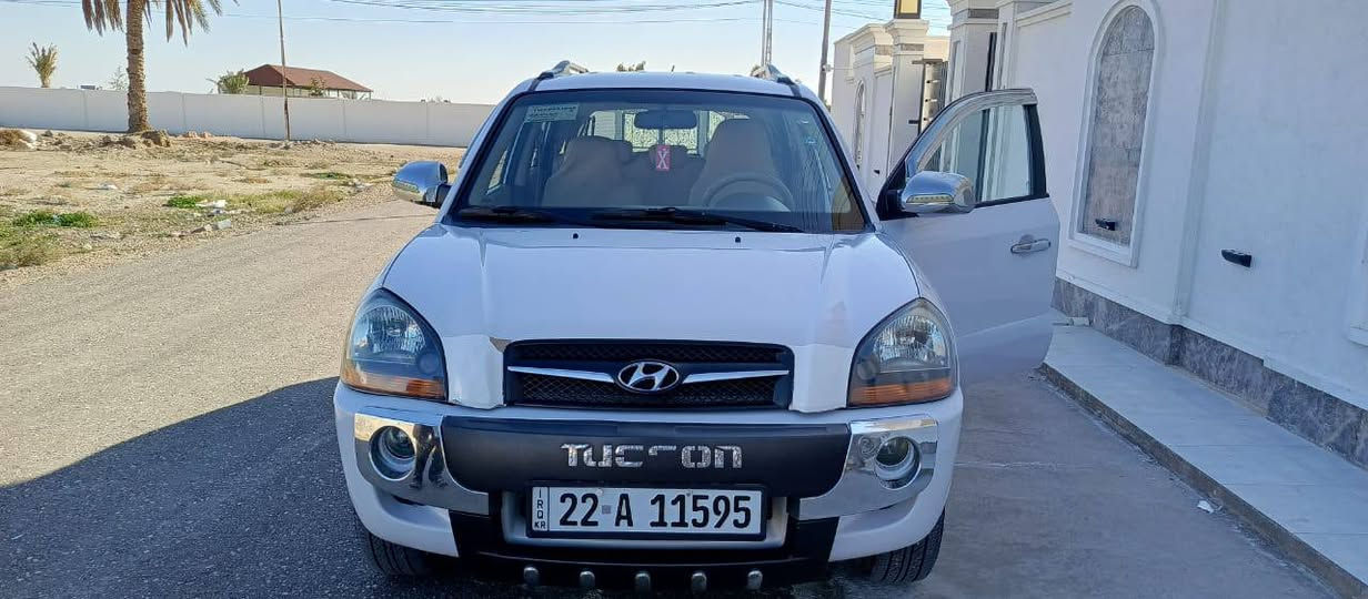 السلام عليكم 
توسان 2009 
محرك 1600
السيارة مكفولة من ضربة وصبغ السيارة جديدة بلادي شرط التحويل بأسمي
العنوان: الانبار - الرمادي 
السعر 130
للأستفسار رقم الهاتف : ***********
