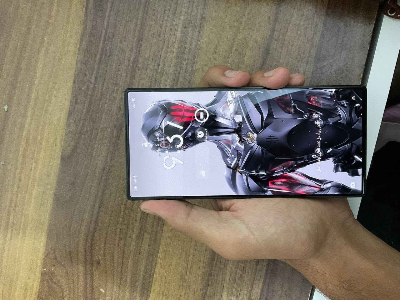 السلام عليكم 
ريد مجك 9برو لبيع
ذاكرة 512 
120 فريم 
تبريد مركزي مراوح 
جهاز غني عن التعريف 
بس ضهرة بي كسر مثل ماواضح بصورة
وياة شاحنة لاصلية 
مكاني كربلاء. توصيل ماعندي 
السعر 675 وبي مجال بسيط كلش 
رقمي واتساب ***********

