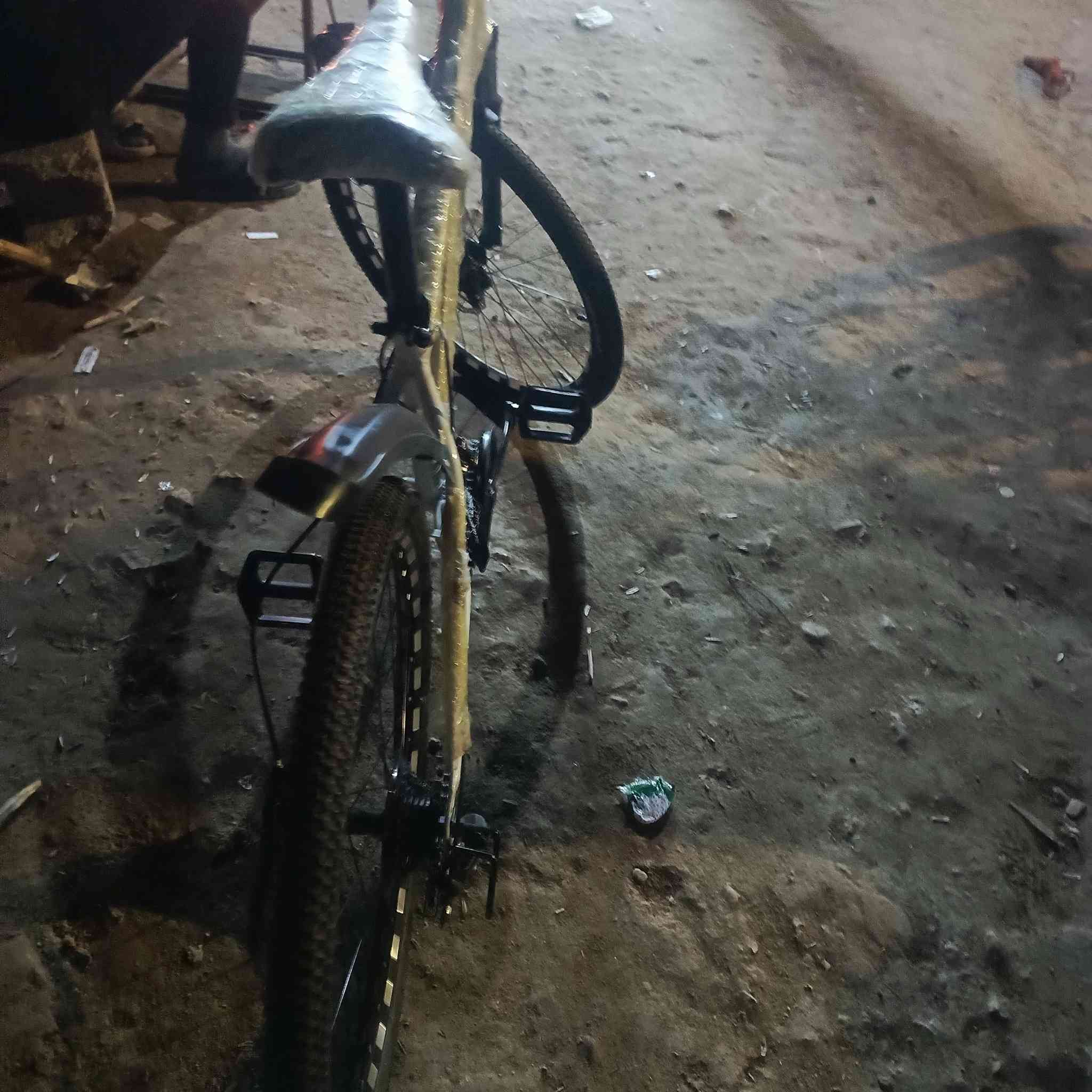 بايسكل للبيع قيم  وخذ  اتصال عله الرقم ***********
