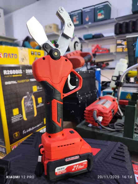 مقص بواری بلاستیک ppr حجم 50ملم ، برشلس ، دبل باتری 4 امبیر، سکین احتیاط ویاە، شاحن، ضمان سنە کاملە 
سعر 150الف
***********
