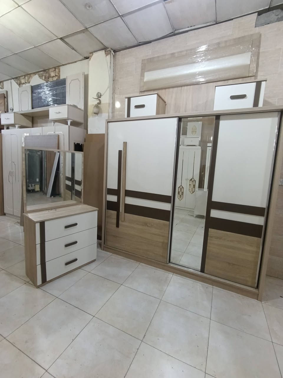 غرفه نوم تركي 5قطع نظافه فلل 
***********النقل و الشد داخل أربيل مجاني 
النقل و الشد موصل و كركوك 70الف
