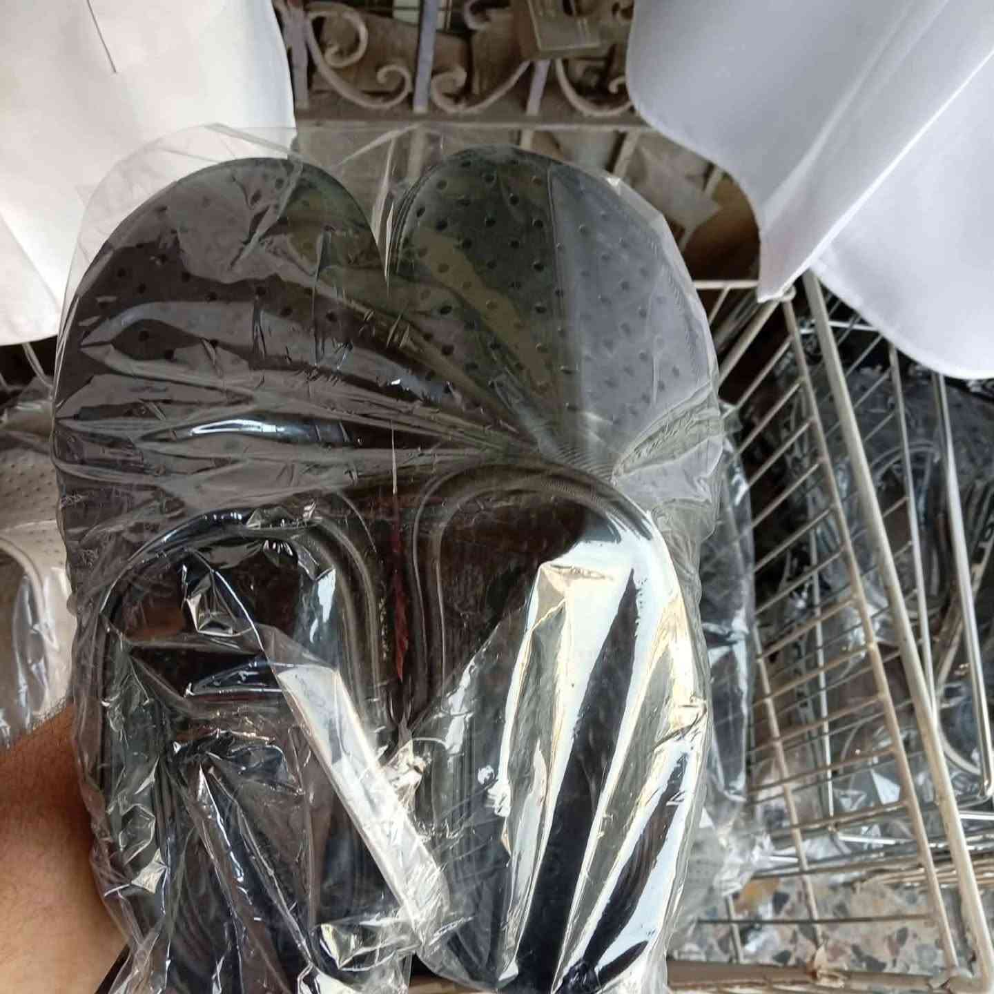 مفرد وجمله 
لسنا الوحيدين لاكننا الأفضل 💯
متوفر لكم كل ما تحتاجون 🥰 
اجدد الموديلات وارقى الخامة 💝

👨‍⚕️👩‍⚕️مريح للدوام وما يحتاج كوي 👍

💎والاهم قماش عالي الجودة وبسعر ممتاز 

💎اطلب لابكوتك واختار الطبعة  الي تعجبك 
متوفر كل القياسات وايضا قياسات خاصه (نسائي ،ورجالي، وأطفال)

🧑‍⚕️متوفر لابكوت البولستر لون (ابيض ،نيلي،رصاصي،سمائي)
🧑‍⚕️لابكوت قطن
🧑‍⚕️لابكوت ليكرا 

يوجد طبع ع جيب لابكوت🦷🫀🫁🧠

💎متوفر بروشات اسم

---------------------------------------
💎متوفر سكراب( ليكرا ردن كامل) 
 
💎متوفر سكراب ليكرا نص ردن 
متوفر سكراب هاف

متوفر سكراب قطن

🌸 مستعدون لتجهيز الكليات والمعاهد والطلبات الخاصه بسعر الجمله 
---------------------------------------
💎متوفر سماعات 

🌸 متوفر ختم
🌹متوفر محرار
🌷متوفر همر اعصاب
🌼متوفر حامل باج

---------------------------------------
💎متوفر سليبر نسائي ورجالي
---------------------------------------
* متوفر جهاز ضغط 
---‐--------------------------------------
👩‍⚖️👨‍⚖️ متوفر روب محاماة رجالي ونسائي 
الخامه 
بولستر 

الخامه باربي بدون ياخه

 الخامه باربي ابو الياخه 
متوفر روب حقوقين 
---------------------------------------
التوصيل بغداد 5
محافظات 5
للحجز مراسلة البيج♥️😍


**إذا كنت صاحب هذا الإعلان وتريد حذفه لأي سبب، رجاءا أرسل رسالة إلى الدعم الفني**