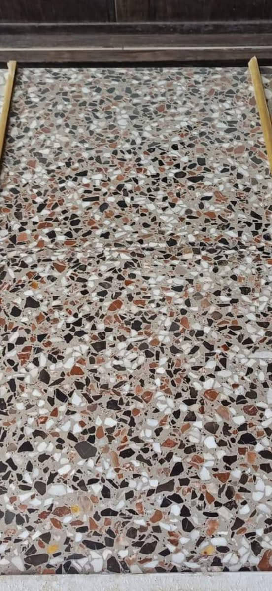 #سلام #عليكم
#الراضي #للكاشي #ولمرمر
شجع المنتج لوطني 
 كاشي عراقي باحدث المكابس اوتماتيك  40×40 
وباحدث الجلايات. وناجح 😮
      بل فحص المختبري بأمتياز💡
الرمل مغسول خالي من الاملاح
الحجر مغسول خالي من الشواءب🔍
اسمنت عالي 🖤الجودة خاضع للسيطره النوعيه
ماحلو خالي من الاملاح اساله
ملاحضه نعلن اعن لتزامن الأرضيات كرسته وعمل
كاشي عراقي لموزايك سعر لمتر  مع التوصيل٧٥٠٠💵
كاشي عراقي مطعم بل مرمر سعر 💴11ونص الف   👉🏻المتر مع التوصيل🫴🏻. اتصل  اسعار جوه  السوك😉 ومواد بناء وسراميك وبورسلين

👈 يوجد لدينا اشتايكر 60×40
👈 يوجد لدينا اشتايكر 80×80
👈 يوجد لدينا سنادين مساطب🪑
👈 يوجد لدينا سواقي 
👈 يوجد لدينا بآيات تعليك
👈يوجد لدينا مقرنص 
👈يوجد لدينا حجر
👈يوجد لدينا إزاره
👈 يوجد لدينا رصيف
👈 يوجد لدينا زفت
👈 يوجد لدينا الاين حدائق
👈 يوجد لدينا ثرمستون

مستعدون لتجهيز المشاريع الحكومية والأهلية 
للحجز والاستفسار اتصل على الرقم☎️☎️
 ***********  وستاب
 
*********** وستاب

***********وستاب
#يارزاق #يارزاق
