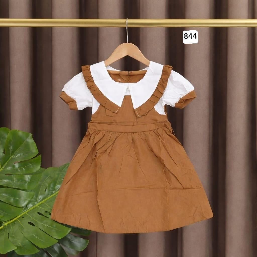 ✨🌸 فستان بناتي كيوت يجنن
👗 تصميم ناعم ولمسة بنوتية راقية
🤍 قماش مريح وخفيف مناسب للصيف
🎀 يليق بالمناسبات والطلعات
📏 قياسات متعددة
📍 حصرياً لدى أزياء سيد جعفر الزاملي


**إذا كنت صاحب هذا الإعلان وتريد حذفه لأي سبب، رجاءا أرسل رسالة إلى الدعم الفني**