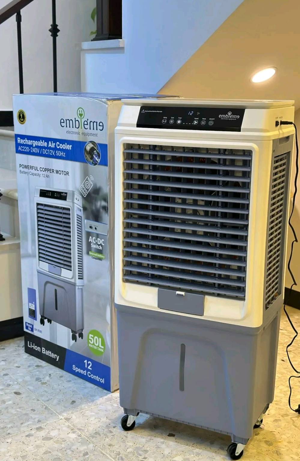 الصيف بالعراق تغيّر… والمبردات لازم تتغيّر وياه ❄️
ممكن تشتري اي مبردة بس المميزات هنا حصرية مع الحجم  الاكبر والافضل بالعراق 🇮🇶

مو بس شكل جديد…
هذا إصدار 2026 من أمبليوم  توفر من جديد 🔥

▪️ بطارية ليثيوم تدوم حتى 10 ساعات
▪️ يشتغل حتى بانقطاع الكهرباء
▪️ شاشة وتحكم لمس
▪️ 12 سرعة + دفع هواء قوي
▪️ HEPA Filter ضد الرطوبة لتنقية أفضل

مو مجرد مبرد…
هذا راحة بالصيف العراقي.

للحجز والأستفسار مراسلة خاص الصفحة 📨 📩 
او التواصل على الرقم ***********
التوصيل لجميع محافظات العراق 🚚🚛
#امبليوم #مبرد_شحن #بطارية_ليثيوم #صيف_العراق