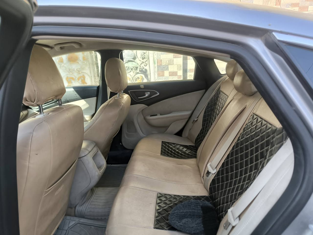 السلام عليكم كرايسلر c200 16 للبيع 
تفاصيل السياره  
محرك 2400 مفتوح حداديه خلفيه تعبانه  السياره بيها نواقص قليله رقم معوقين مرفوع الحجز يعني كبل مداور باسمك  السعر قفل 13 مليون بيع مستعجل ***********
