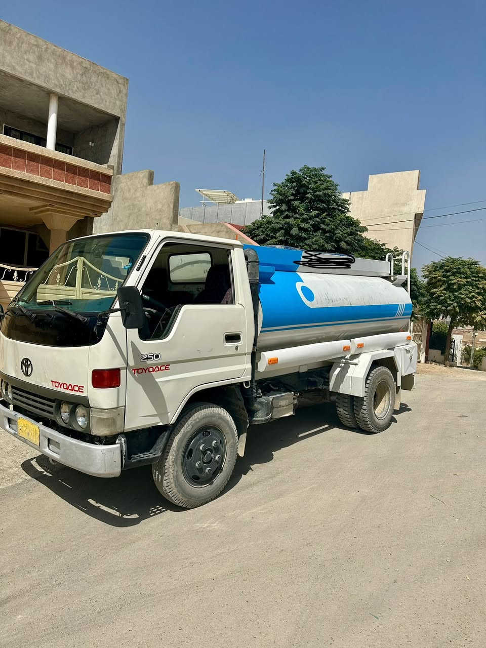 ئەم دووتەنی بۆ فرۆشت  شتێکی پاکو جوانە علوجە  ماڵی دۆستە  14Bهەموگیانی بەشەرت مکینەی بەشەرت بوخارو سەرفی نیە  شانسی ئەکسلی بەشەرت  ماڵێکی پاکە 48ماتر سۆندەی لەسەرە ماتۆری کۆژین مەزبوتە بۆ ئیش  تەیاکانیشی لۆکە  هەرکاسێک کڕیاری بوو  تەلەفون بکە *********** شوێن سلێمانی
