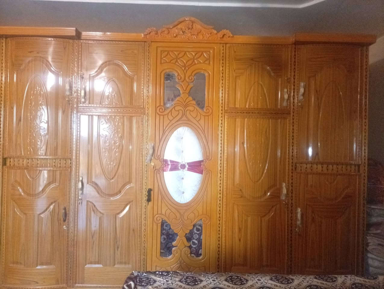 السلام عليكم غرفه للبيع اخشاب انتصلو على هذا الرقم *********** بي واتساب
