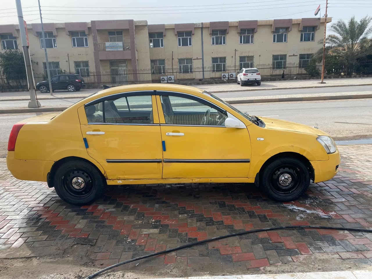 السلام عليكم
سيارة شيري A5 2011
محرك وكير اوتوماتيك محور كورولا 
1600cc مابيهة تبريد هيئة مصفرة سيارة صافية مابيهة مشاكل نضافة داخل وخارج 
السعر 38ورقة وبي مجال للشراي اتصال 
***********
***********
