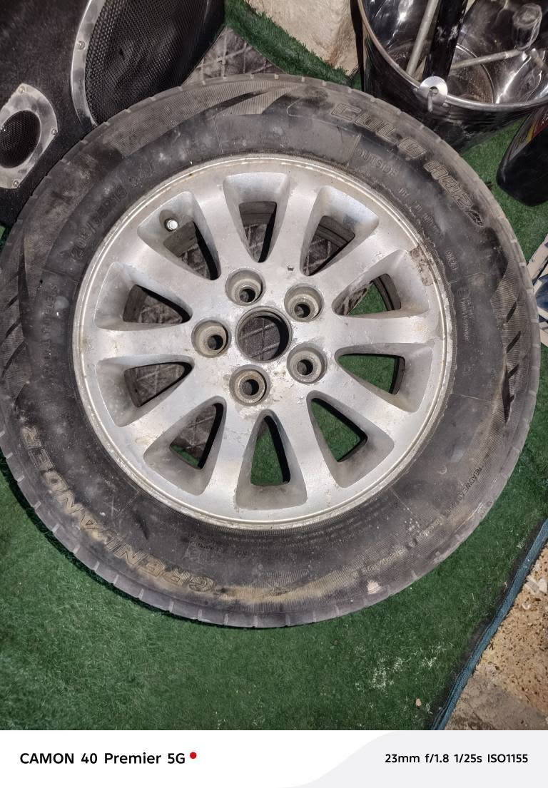 تك ويل مع التاير نص عمر 40
بردات تفصال مارك نفخ خمس قطع 50 
اشاير دعامية امامي بطة منفصل اربع قطع 40
سماعة كبيرة تصير ع دشبول الخلفي مع دمام 100
مسجل نافارا 25
لايت ناصي شمسي و العالي زنون H4 100
كاعيات زولية اربع قطع لون جوزي 40
اريل مغناطيس حلو 10
كلوبات زوج سكن ازرك ليد 5
فريز بعده مال يمنى فارغ بدون فابريتر 25
فان مع الكارت 25
علامات قبق جنطة تيوتا و رويال صالون و كراون 25
البصرة / الزبير *********** البصرة, العراق
