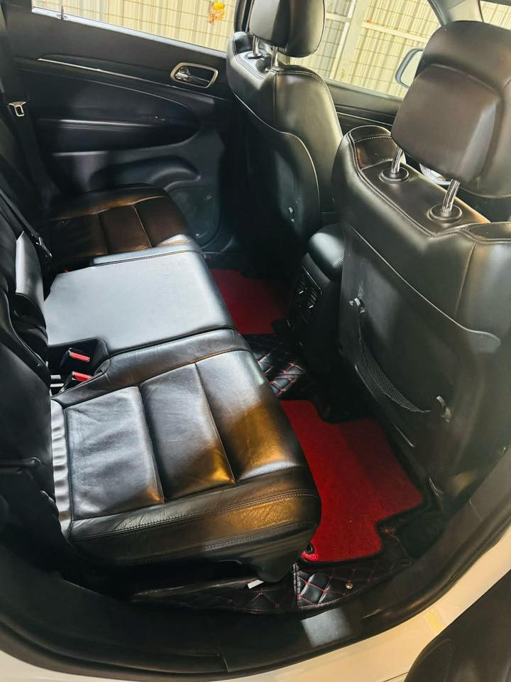 السلام عليكم 
للبيع جيب لمتدد 2019 فول مواصفات ماعدا الفتحه وارد أمريكي رقم بغداد بسمي حادث جاملغ وبنيد لغد شاصي مكفول السعر 220 وبيه مجال 
ترهم مراوس حسب القناعه 
اتصال 
***********
***********
