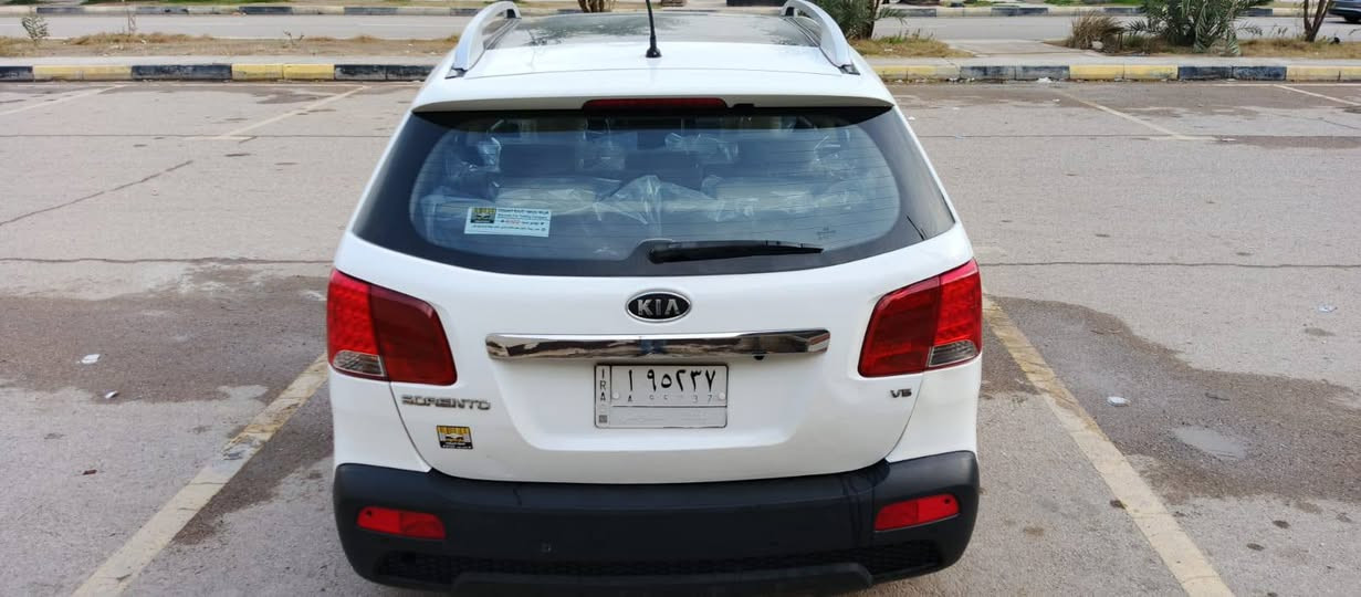 السلام عليكم سورنتو موديل 2011 خليجي فول مواصفات 6اسلندر 7راكب 3قطع تبريد بنو رامه شاشه كامره تحكم استيرن كشن كهربائي وبعد بيه مواصفات كفالع عامه ولسونار بل منشورسياره جاهزه السعر 147وبيه مجال مكاني واسط عزيزيه ***********
