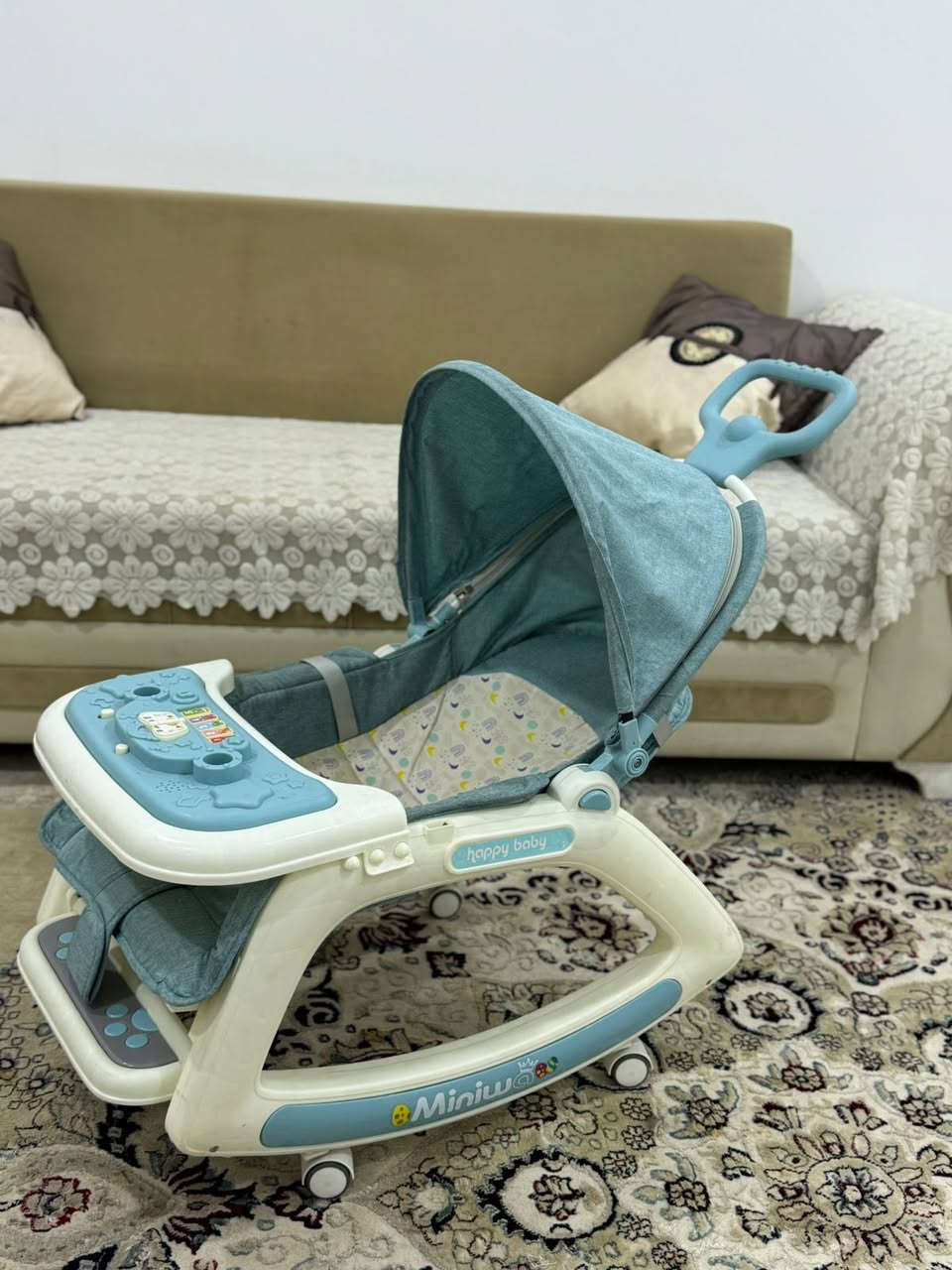 حجله اطفال
كرسي اطفال
سعر الكرسي ٣٥ وبي مجال 
سعر الحجله ٣٥ وبي مجال
نظافه مبينه بالصور وتوصيل داخل البصره موجود
***********
