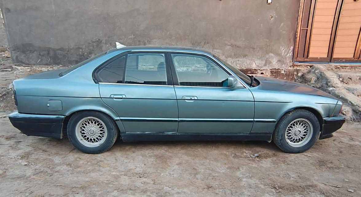 للبيع او مراوس 🇮🇶
BMW 535i
گير عادي
موديل 1990 ___ رقم مثنى 
مكانه السماوه تفاصيل اكثر 
مراسلة خاص واتساب ***********
