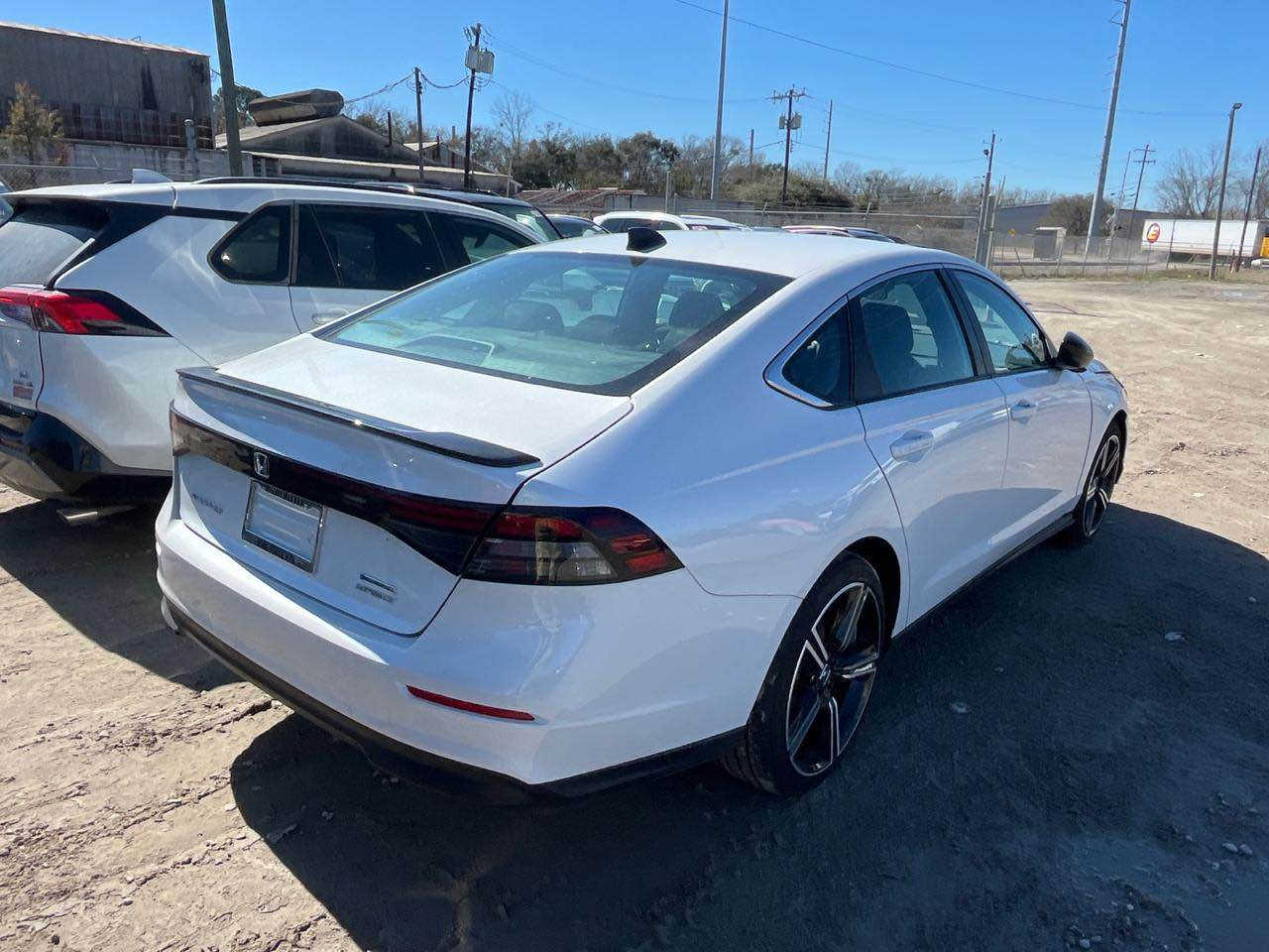 هوندا اكورد 2025 بو فروتنئ
 467 مايل يا برئڤة چوي
سارة يا هاتية چيكرن ل امريكا
30-35 روژئن دي دئ گةهيتة دهوكئ
سعر 137$ ومجال
0751 545 3603 دهوك, العراق
