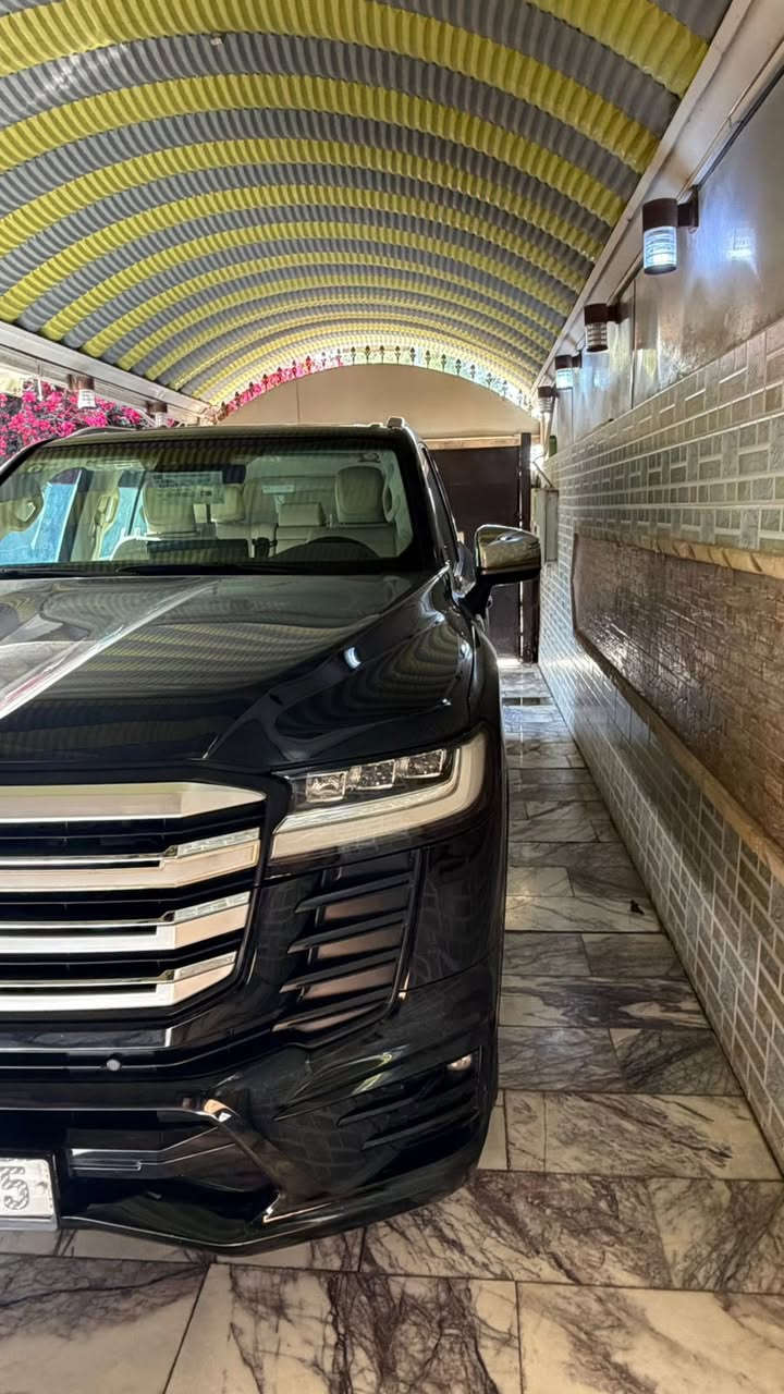 السلام عليكم للبيع لاندكروز 2024 مواصفات بريم باب اول اصلي VX  لمتد بريم ماشي 25   مكينة 4000 تنفس طبيعي 6 سلندر 3 شاشات ام التطبيق  

السيارة مكفولة كفالة عامة 

المواصفات VX لمتد  لحايا و لد امامي اصلي 5   بصمات كامرات 360 درجة كشنات كلها تدفئة تبريد كهرباء الأماميات و الخلفيات رادار امامي و خلفي 7 راكب كهرباء 8 ايرباك 3 قطع تبريد سماعات JBL لد امامي كشنات جلد شاشة وسطية كبيرة تحكمات استيرن جهتين ثلاجة فوريل تشغيل عن بعد مري شفط مري قلاب كامرات بالمري كشن خزن ميموري وباقي المواصفات المعروفة 

السيارة كلها عدتها و غراض الشركة  موجودة السماعات الخلفية و غراض الشركة بعدها بيها موجودة 
مكان السيارة نجف 
سعر 745
رقم الهاتف ***********
