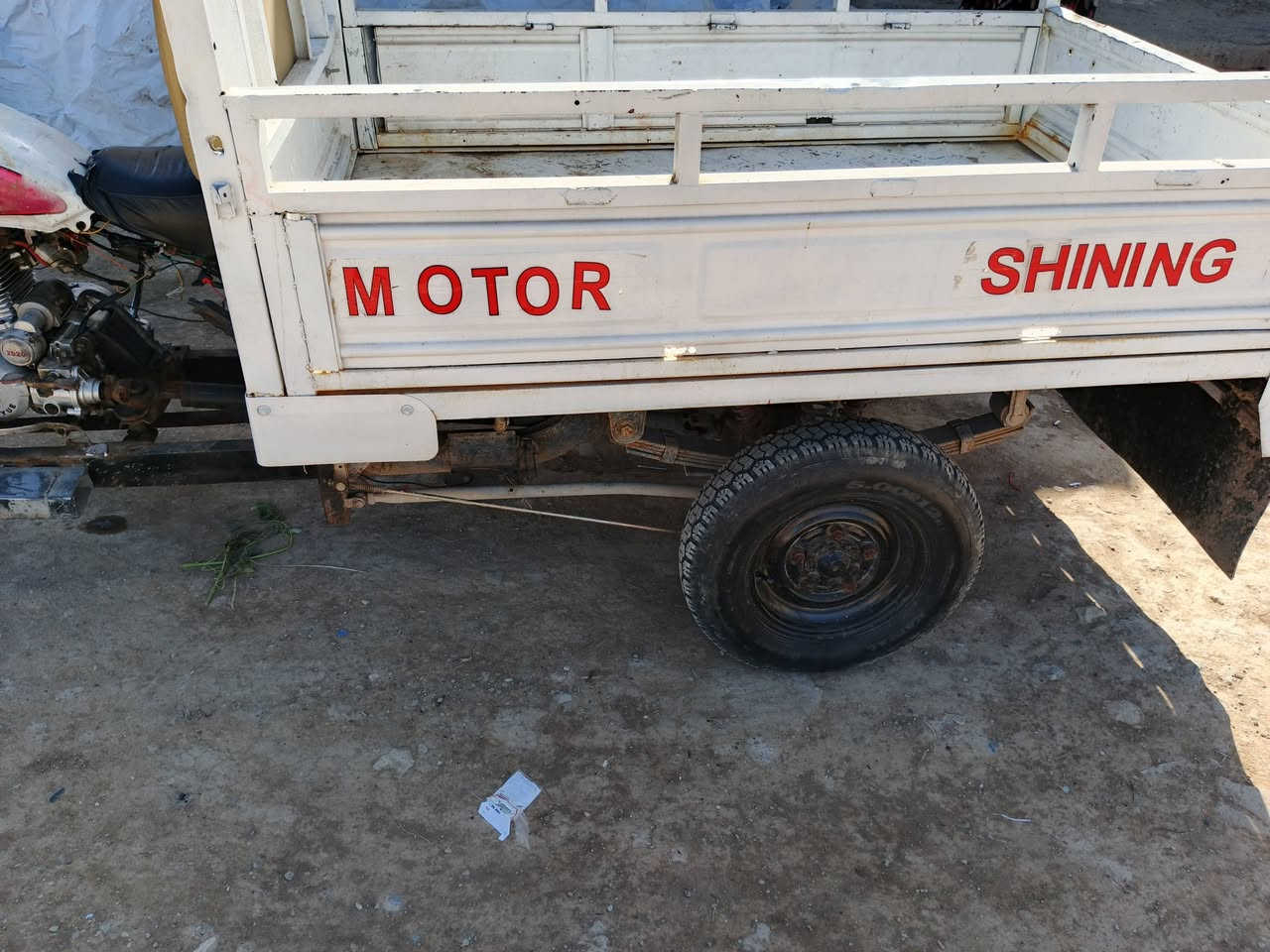 سلام عليكم ستوته للبيع موديل 21 ستوته خير من الله مكينه نضيفه كهربائيات شغاله بيها اوراق السعر 600 وبيها مجال مكانها الغالبيه سيف سعد مقابل المجمع السكني الرقم ***********
