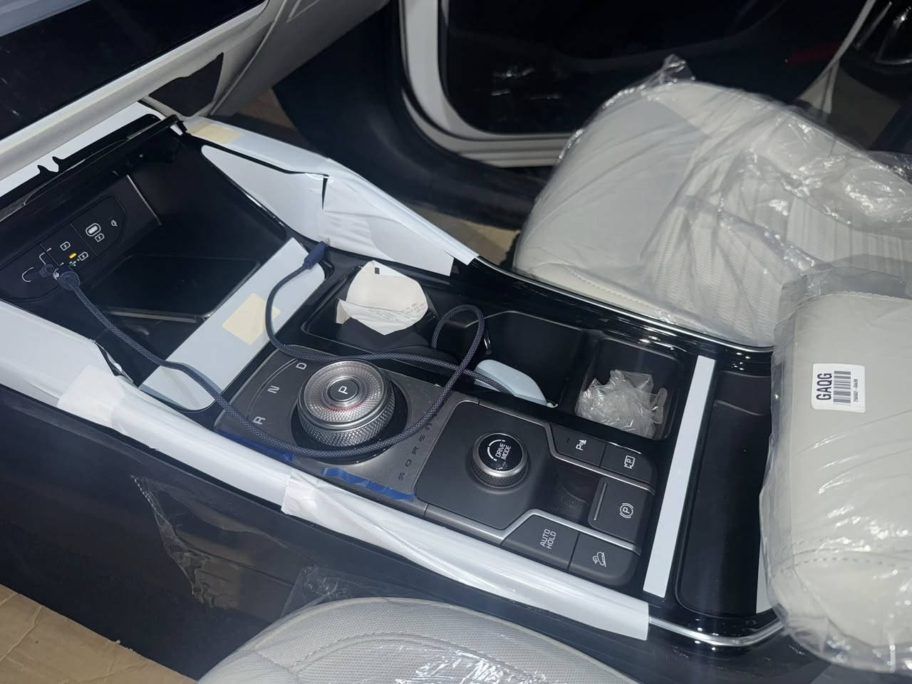 كيا سورينتو 2025 – زيرو عداد 🔥
سيارة عائلية فخمة تجمع بين القوة والراحة والتكنولوجيا.

الموديل: 2025
الحالة: زيرو 
المحرك: 4 سلندر 2500cc قوي واقتصادي

المواصفات:
• بصمة تشغيل + بصمة أبواب
• كشنات كهرباء عدد (2)
• جنطة خلفية كهرباء
• كير ماوس
• تحكمات ستيرن متعددة
• مثبت سرعة
• شاحن وايرلس
• كاميرا خلفية
• لايتات عدسات زنون
• ويل قياس 20
• 7 ركاب

الضمان والتسجيل:
✔️ ضمان شركة كيا العراق 5 سنوات
✔️ مرقم بغداد
✔️ لوحات وسنوية باسمي

💰 السعر: للاتصال خاص

📍 المكان: كربلاء المقدسة

📞 للاستفسار والاتصال:
***********    
***********
