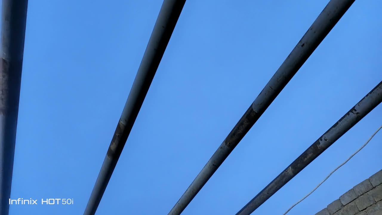 السـلام عليـكم بـواري ابـو تلاثة للبيـع العـدد 5  الـواحد 12متر سعر الواحـد 250الف للاستفسار ع رقم ***********
