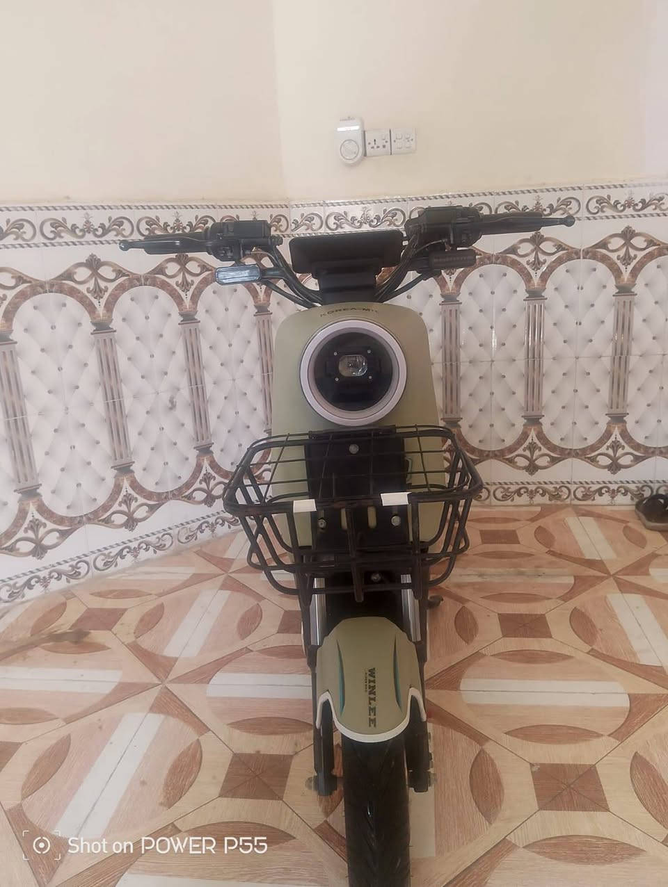 سلام و عليكم دراجه شحن ار 9 البيع مديل 2025 كلشي بيهه شقال مابيهه اي شي وبطارياتهه بعدهن بحيلن المكان البصره كرمه علي الرقم *********** السعر 350 وبيهه مجال
