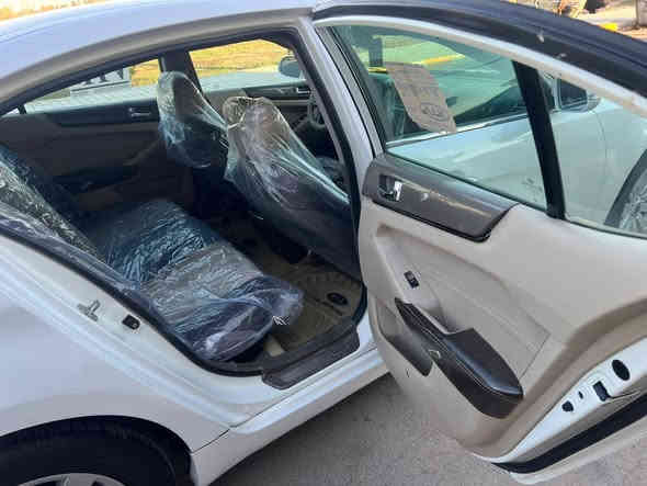 السلام عليكم كيه كادينزا موديل 2011 وارد خليجي مكفوله السياره من الضربه والتبديل بيها رشات صبغ للجماليه فقط المكينه سته سلندر السياره  فول مواصفات واحد على واحد، مكينه وكير مكفولات السياره جاهزه من حداده امامي خلفي من تخم تاير من تبريد تتفئه رقم بغداد مشروع وطني السنويه لغايه 27 السياره جاهزه من كلشي مكان السياره بواسط السعر 97 رقم التليفون *********** الرقم الثاني ***********
