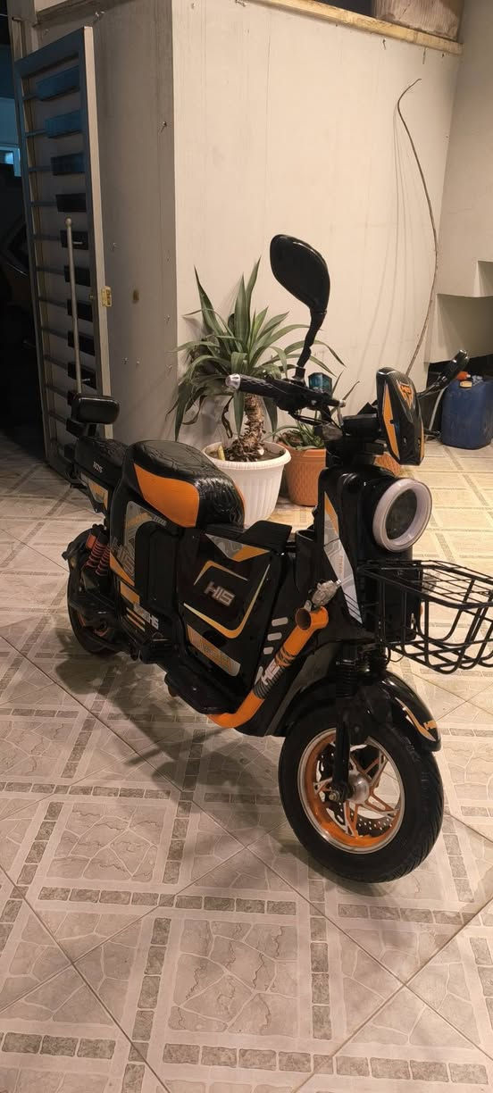 H15 
للبيع 
مواصفات 5 بطاريات كبار نضاف 
يمشيك 40 لي 50 كيلو
سرعه 99 دبل ايشاير لايت عالي وناصي رماش 
مابي لاكسر ولافطر كلو شغال ملف وعقل نضاف 
عنوان موصل ايسر حي حدباء 
سعر 350بي مجال بسيط للشراي بيع فقط 
***********
