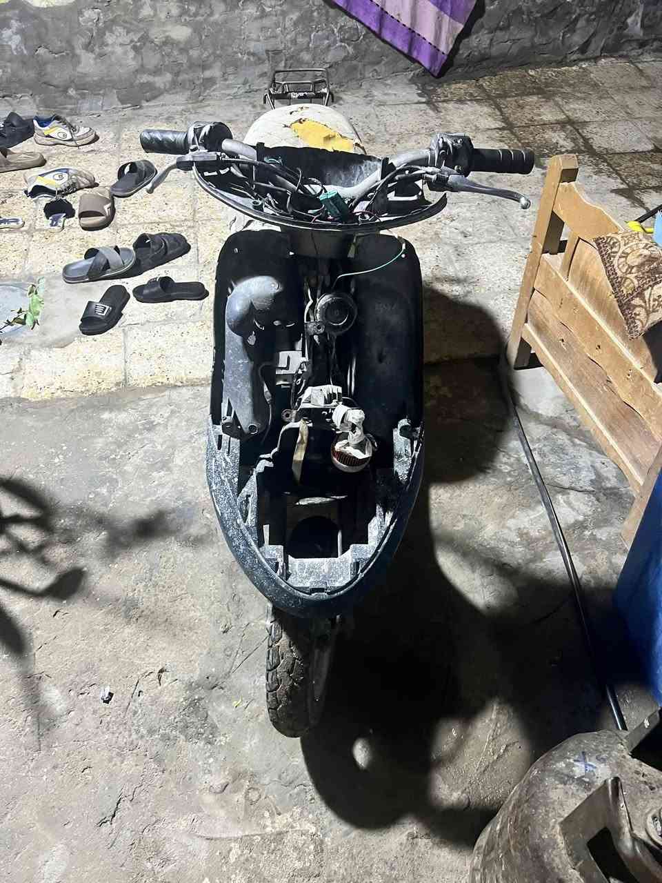 دراجه اللبيع كوم حديد شغاله عوزها تنضيف كابريته وباتري حتى سلف تشتغل ب90 وبيها مجال قليل وهات تاير مبنجر حالين لان متروكه من فتره


**إذا كنت صاحب هذا الإعلان وتريد حذفه لأي سبب، رجاءا أرسل رسالة إلى الدعم الفني**