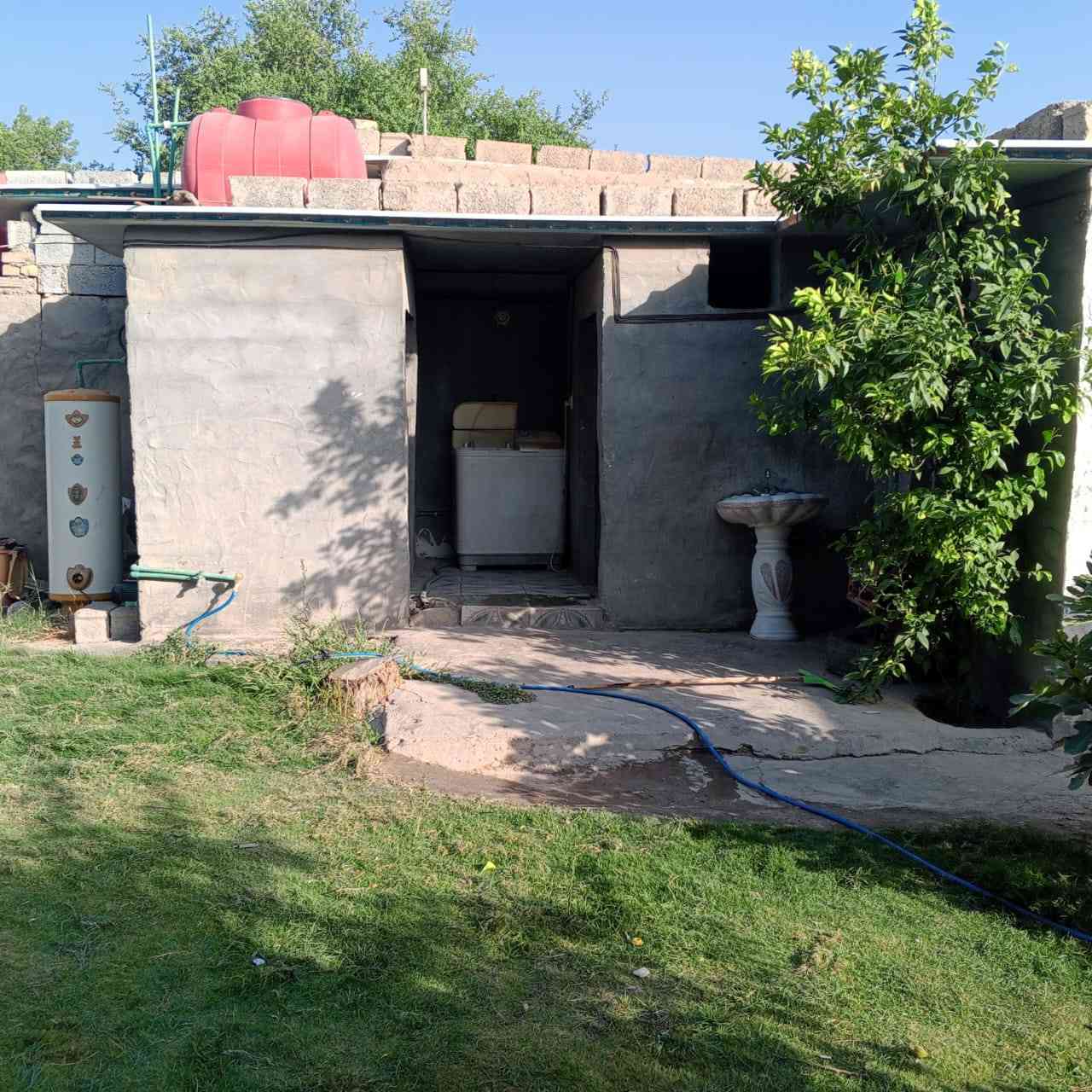 اخوان السلام عليكم مكلف بالنشر بيت للبيع ( تجاوز ) الموقع جدآ راقي على الكورنيش مقابل المديرية جوار غسل السيارات غرفتين نوم وهول وصحيات ومطبخ مساحة 400  السعر 8 تحب تستفير اكثر اتصل على الرقم
*********** ابو نور
