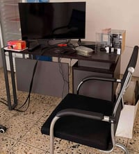 ميز مكتبي • كراسي • بغداد