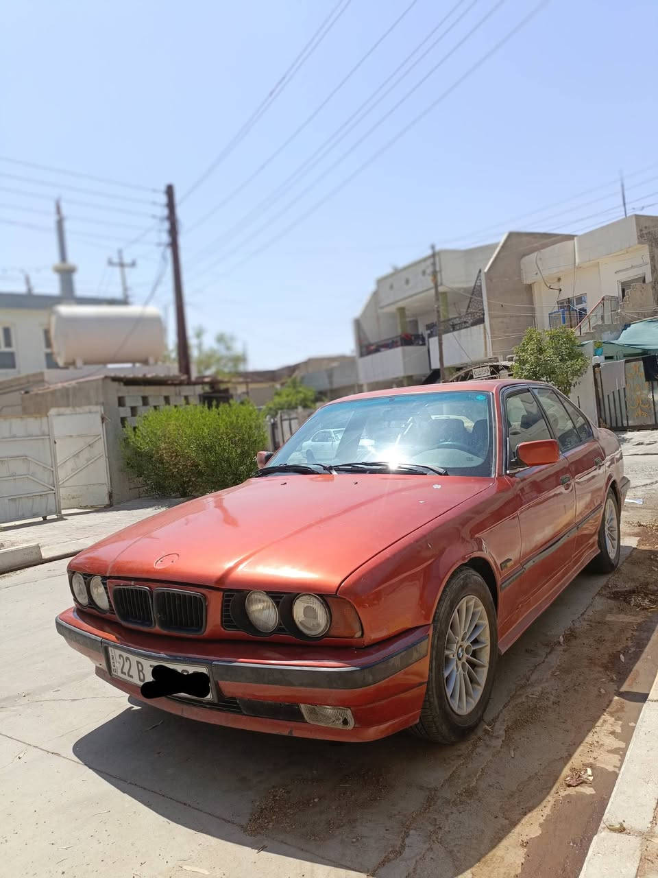 سيارة BM للبيع
 كير عادي 
رقم اربيل 
سنوية لل 2031
دفتر بانزين ما بيهة 
كير ومحرك شرط 
موديل 1994
سعر 40 وبيها مجال 
العنوان كركوك 
***********
