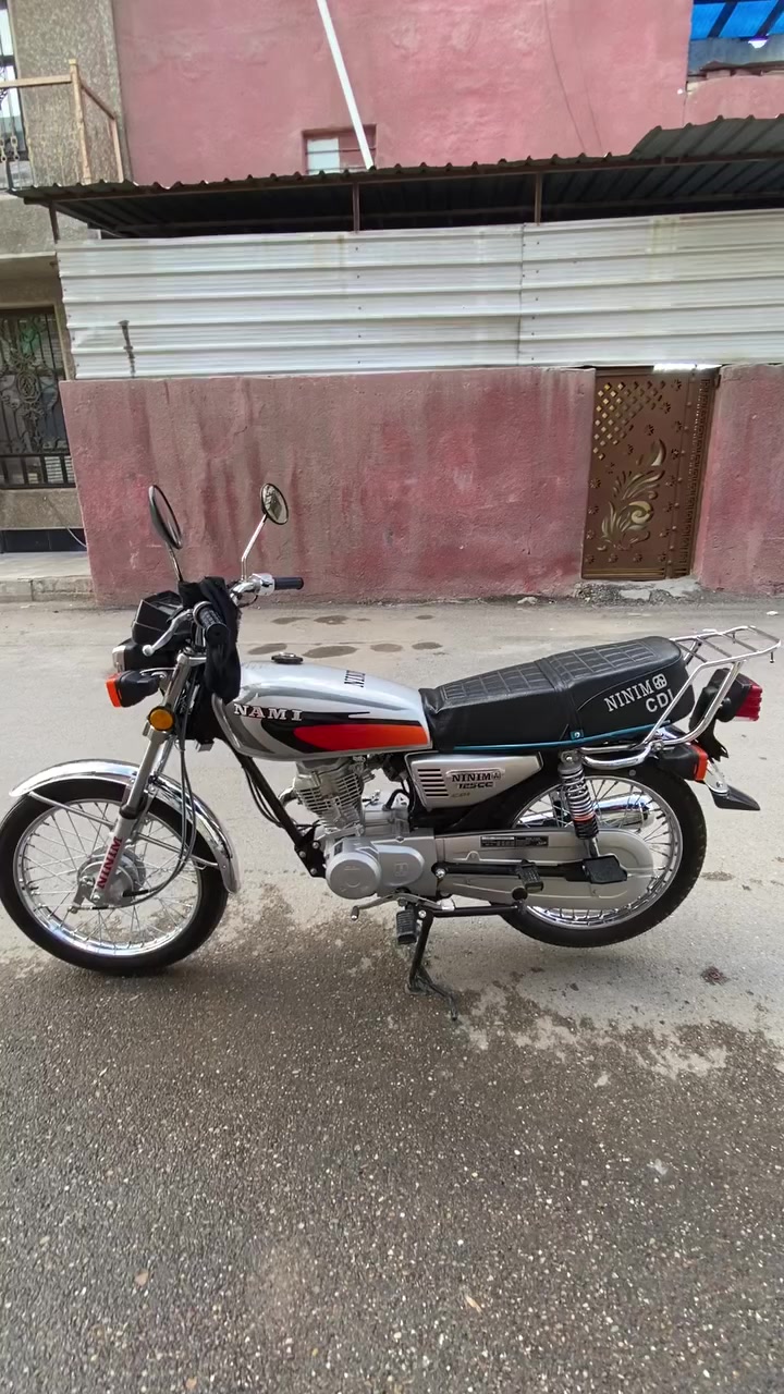 سلام عليكم دراجه نامه 4 كير. دراجه كلش نظيفه صارله شهر من نازله من رمبه والدراجه بلواقع كلش احله من الصوره سعره 650 بيهه مجال مكاني بغداد مدينه الصدر الرقم ***********
