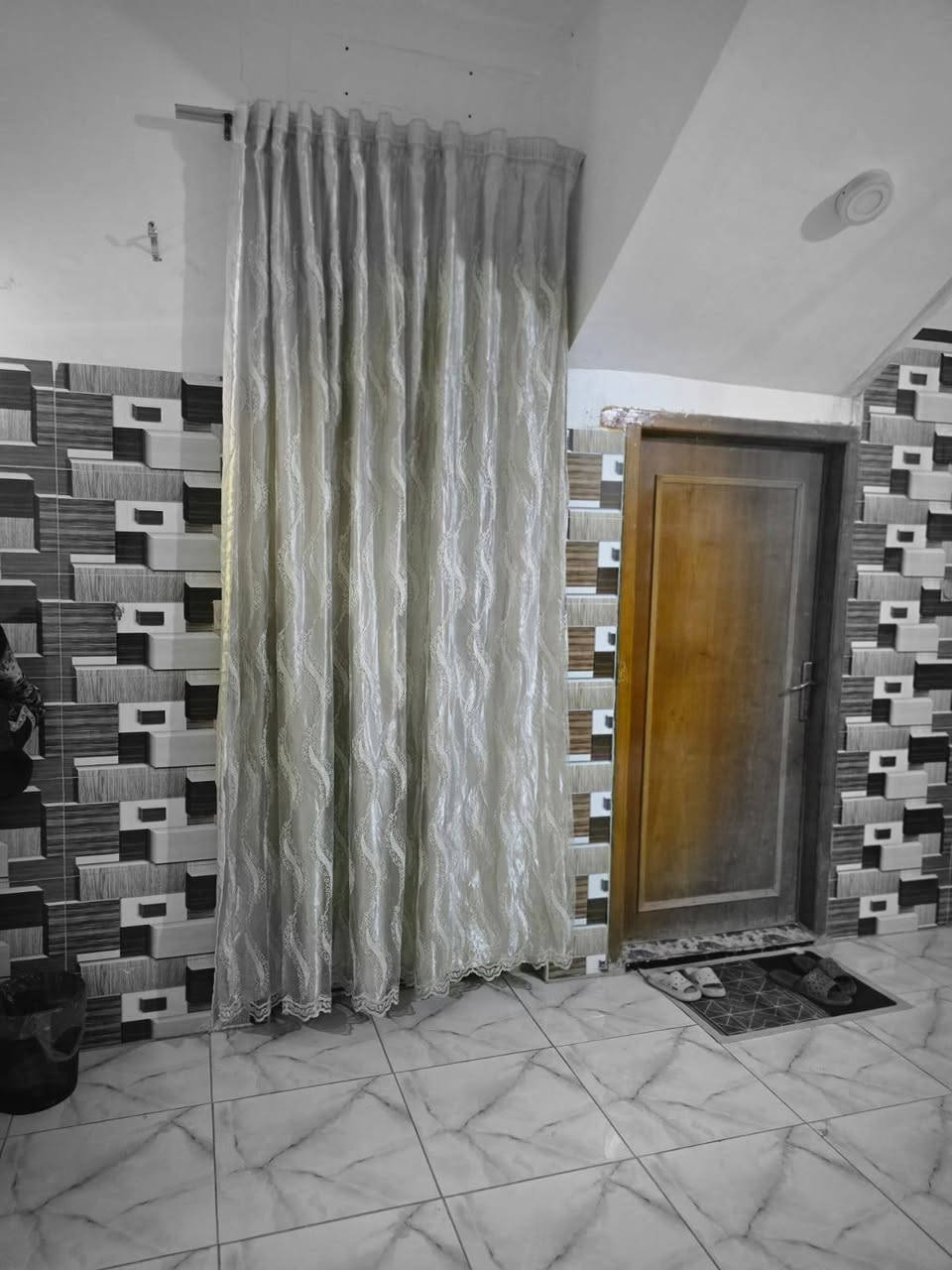 بيت للبيع
المساحه 150م 
الموقع القريه النفطيه (مجمع النخيل )
صنف البناء سند  35 
البناء سنه 2018
للاستفسار اكثر مراسله الصفحه او الاتصال على الرقم
***********
***********
