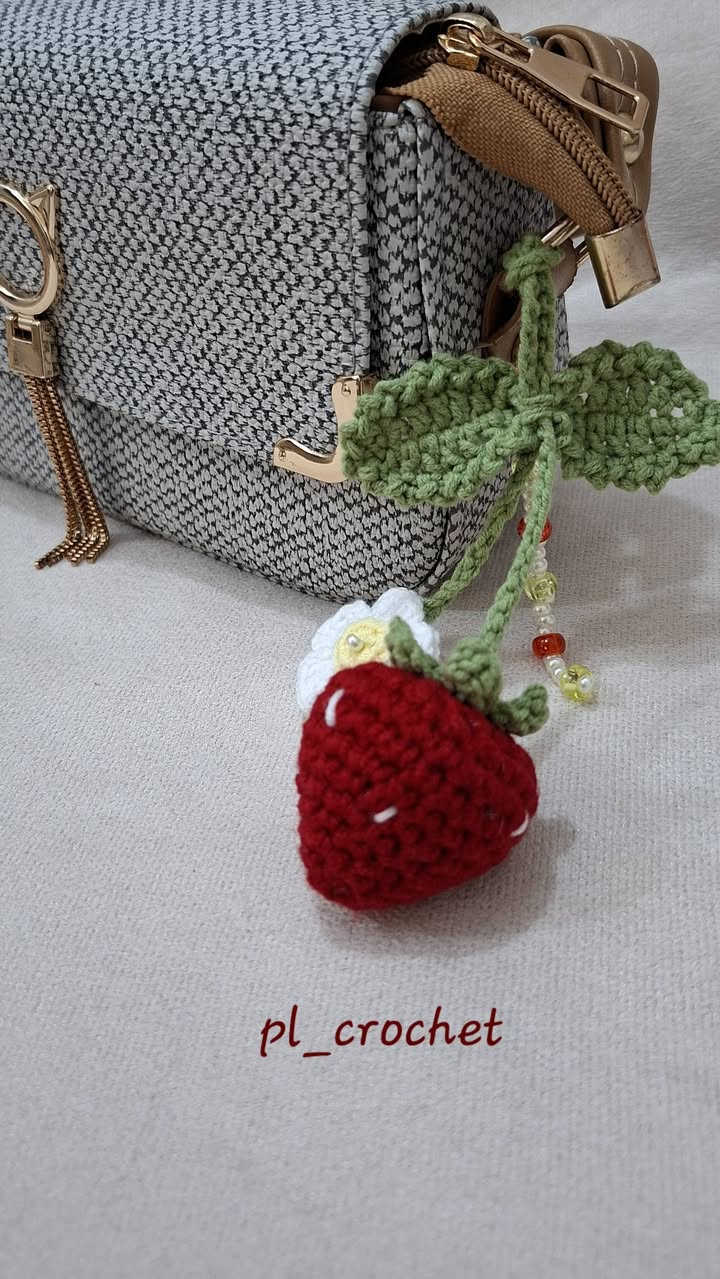 میدالیة فراولة 🍓🌸تم تنفيذها حسب الطلب الزبونتي الراقية 🥰❤️
للطلب راسلوني على خاص


**إذا كنت صاحب هذا الإعلان وتريد حذفه لأي سبب، رجاءا أرسل رسالة إلى الدعم الفني**