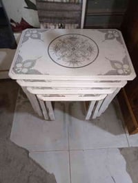 بعشيقة • طاولات • أغراض للبيع