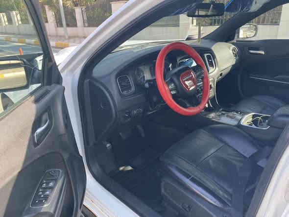 السلام عليكم 
للبيع 
جارجر 2015 بوليسي بغداد دولي 
السياره كير محرك  تبريد شغال صدر امامي خلفي جديد 
تحكمات ستيرن وكشنات كهرباء ومواصفات الباقي معروفه 
منضومه غاز جديده وشغاله 
مكان السياره كركوك 
السعر142وبيها مجال لشراي
السياره بيها مكانات صبغ ابيع حزام
***********
