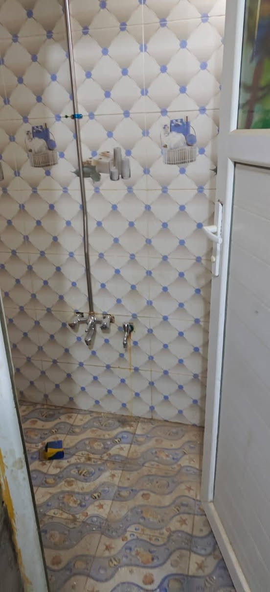 دار للبيع مطلوب للمصرف العقاري 100م طابو صب طابق واحد نجف حي الوفاء قريب جامع الفتلاوي يتكون من غرفة وصاله ومطبخ واستقبال وصحيات نظيف (~ينباع بتطوعه 40 بي مجال ~) 
(: مطلوب 95 مليون للمصرف العقاري بتسديد الشهر 440 الف؛) 
الاستفسار اتواصل واتساب ***********
