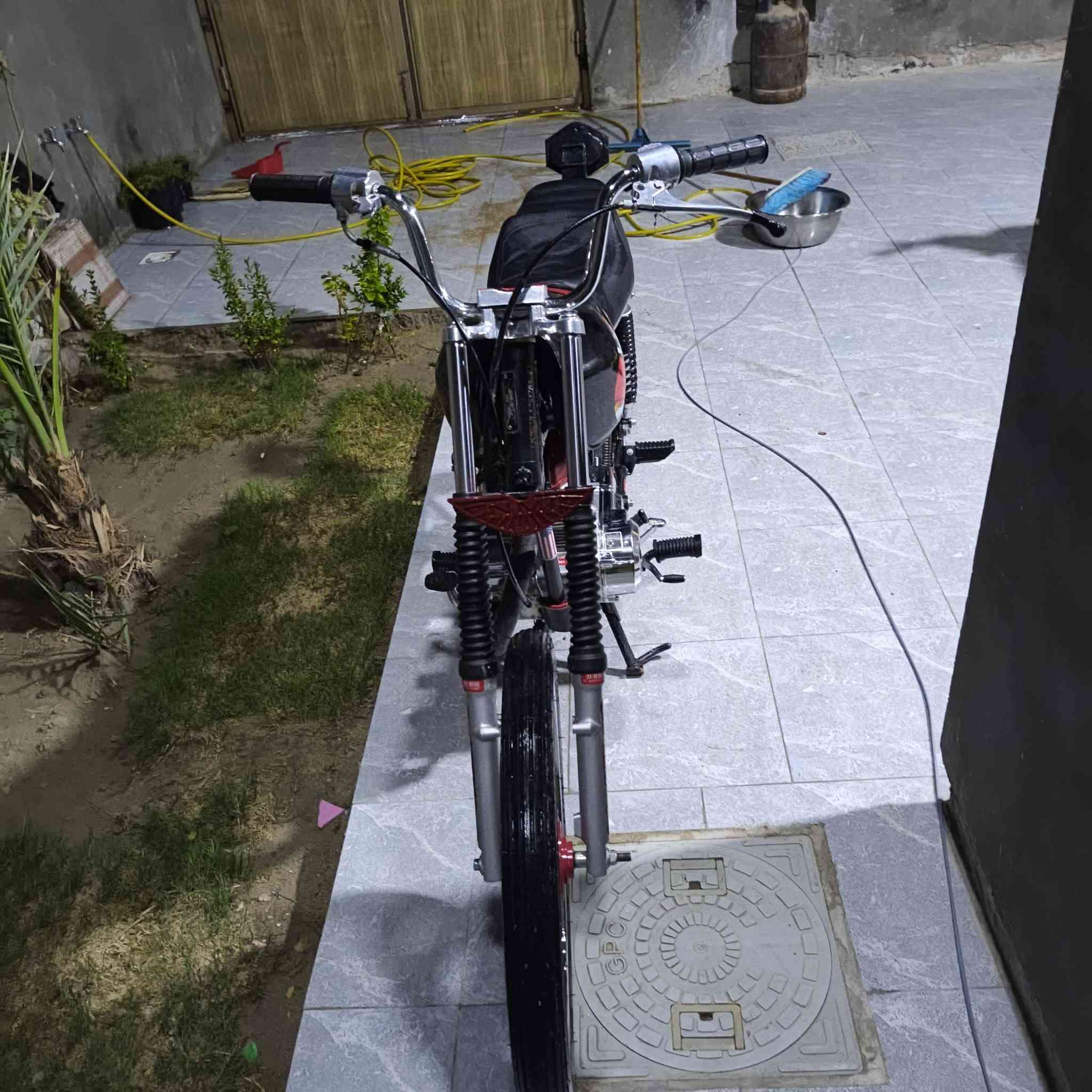 دراجة للبيع سكنر 6 ورقات نضيفه معمره دراجة 25 مكفوله دراجة من شلعه من كلشي سعر 700 بيه مجال حك جيه رقمي*********** مكاني كوفه
