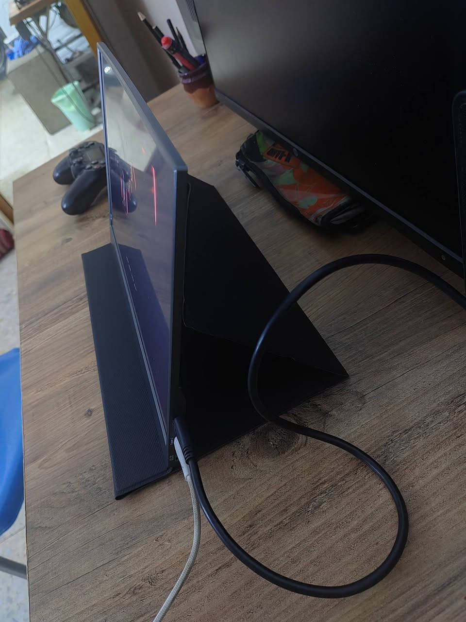 شاشه محموله للبيع   كامل ملحقاتها  تشتغل تايبسي  وبيها منفذ hdmi  مواصفات مذكوره بصوره
بيها سبيكرات صوت    مكاني بغداد


**إذا كنت صاحب هذا الإعلان وتريد حذفه لأي سبب، رجاءا أرسل رسالة إلى الدعم الفني**