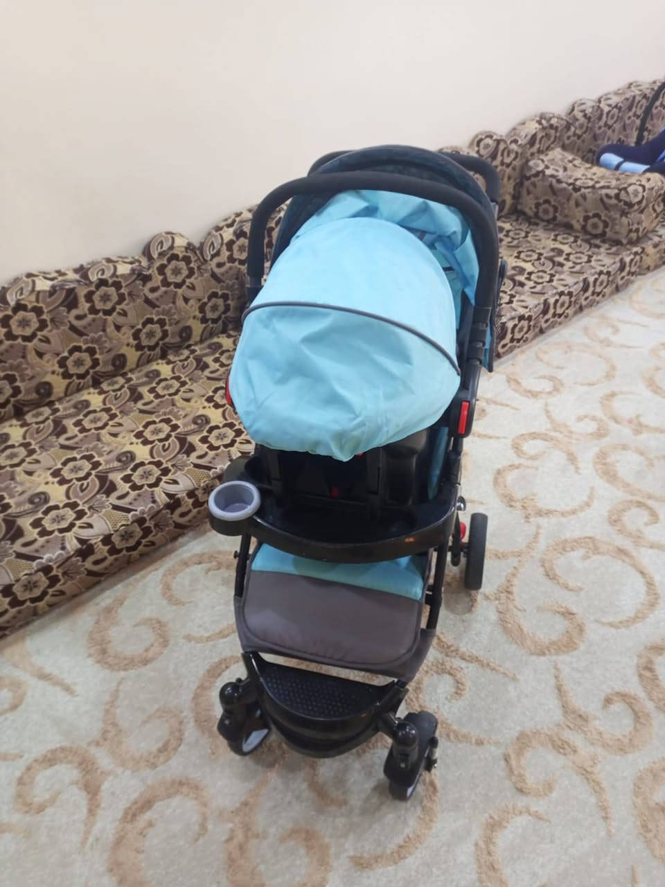 طقم عرباي مع كارسيت لسه جديد بحال الوكاله للبيع


**إذا كنت صاحب هذا الإعلان وتريد حذفه لأي سبب، رجاءا أرسل رسالة إلى الدعم الفني**